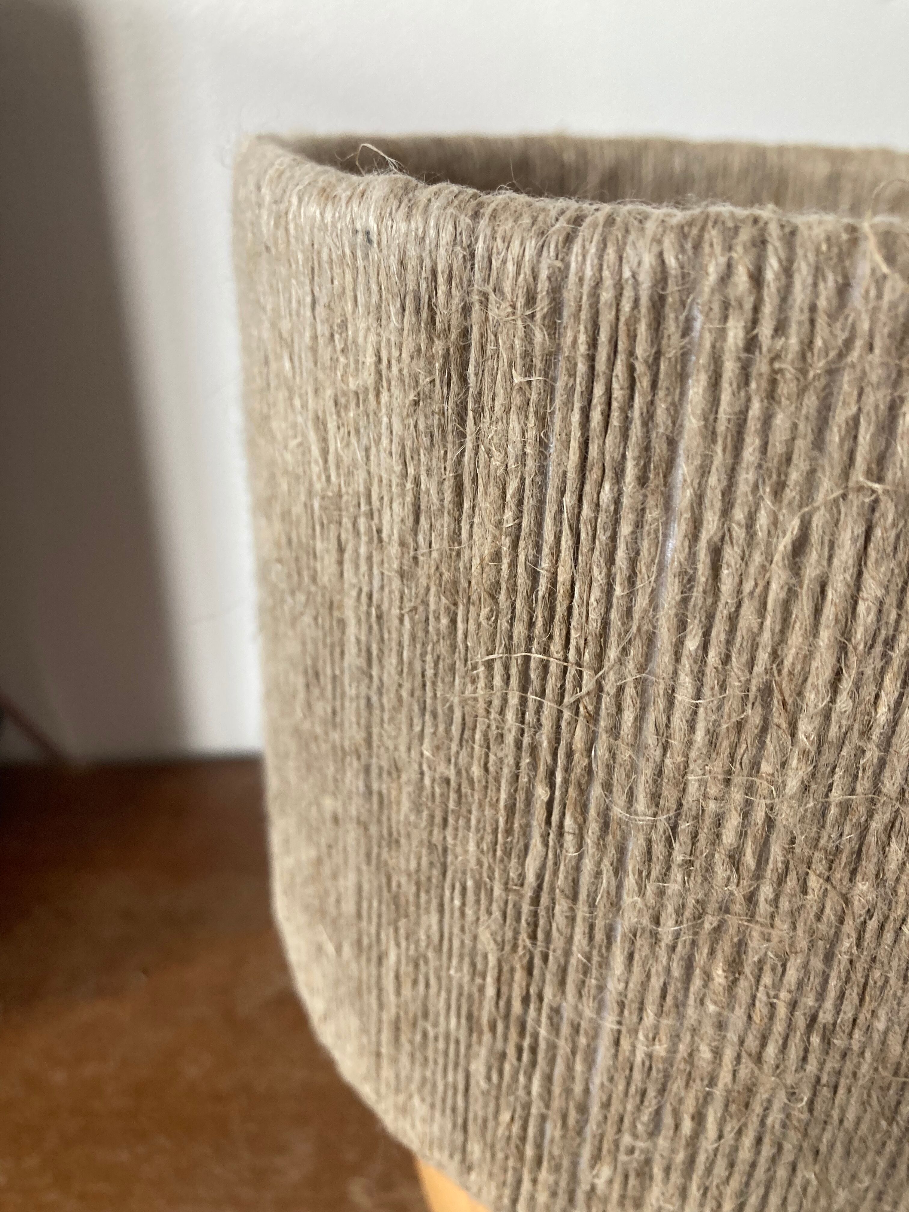 Bedside lamp in rope and wood