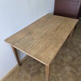 Old farmhouse table for 4/6 people.