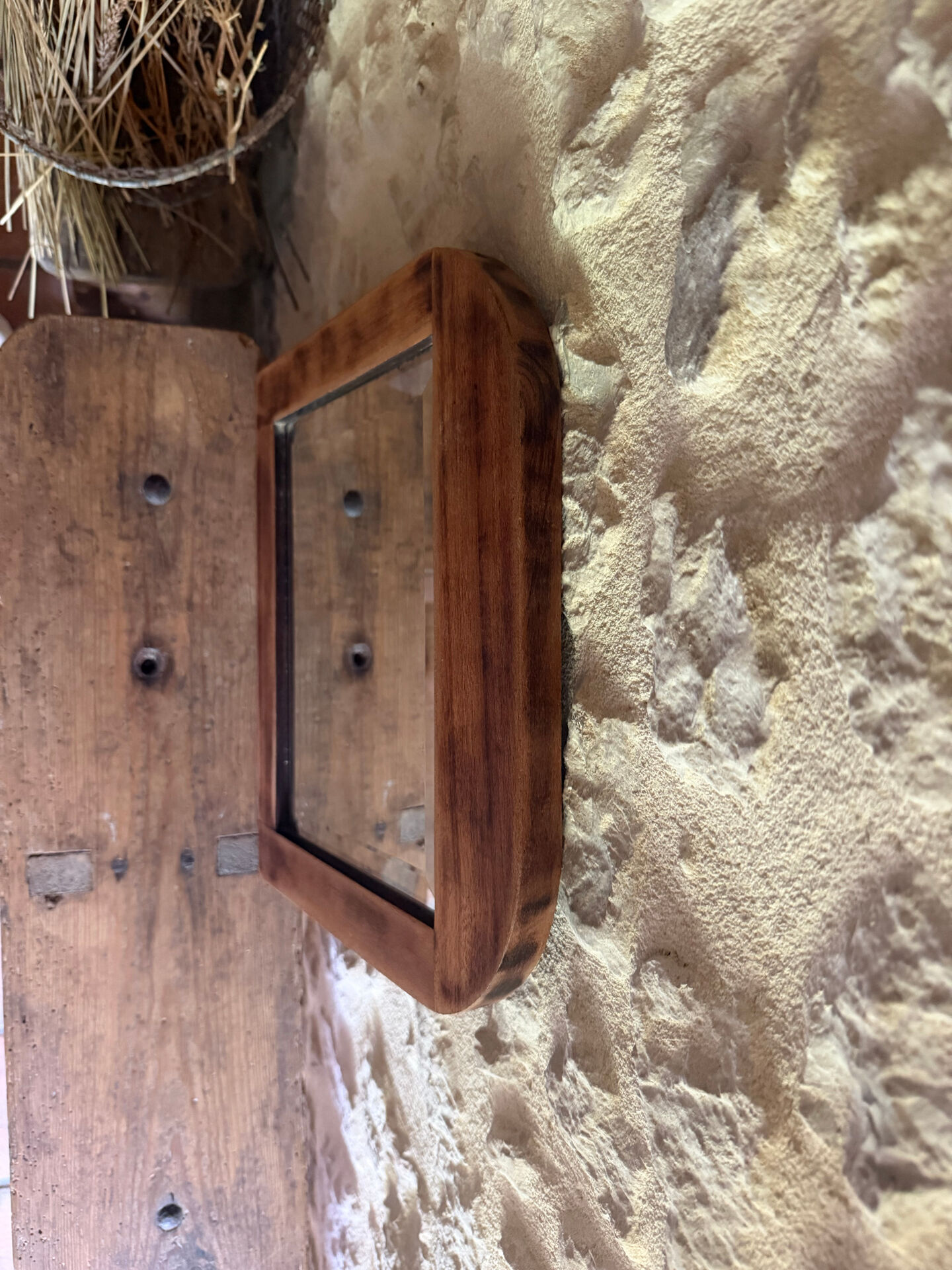 Small bevelled mirror
