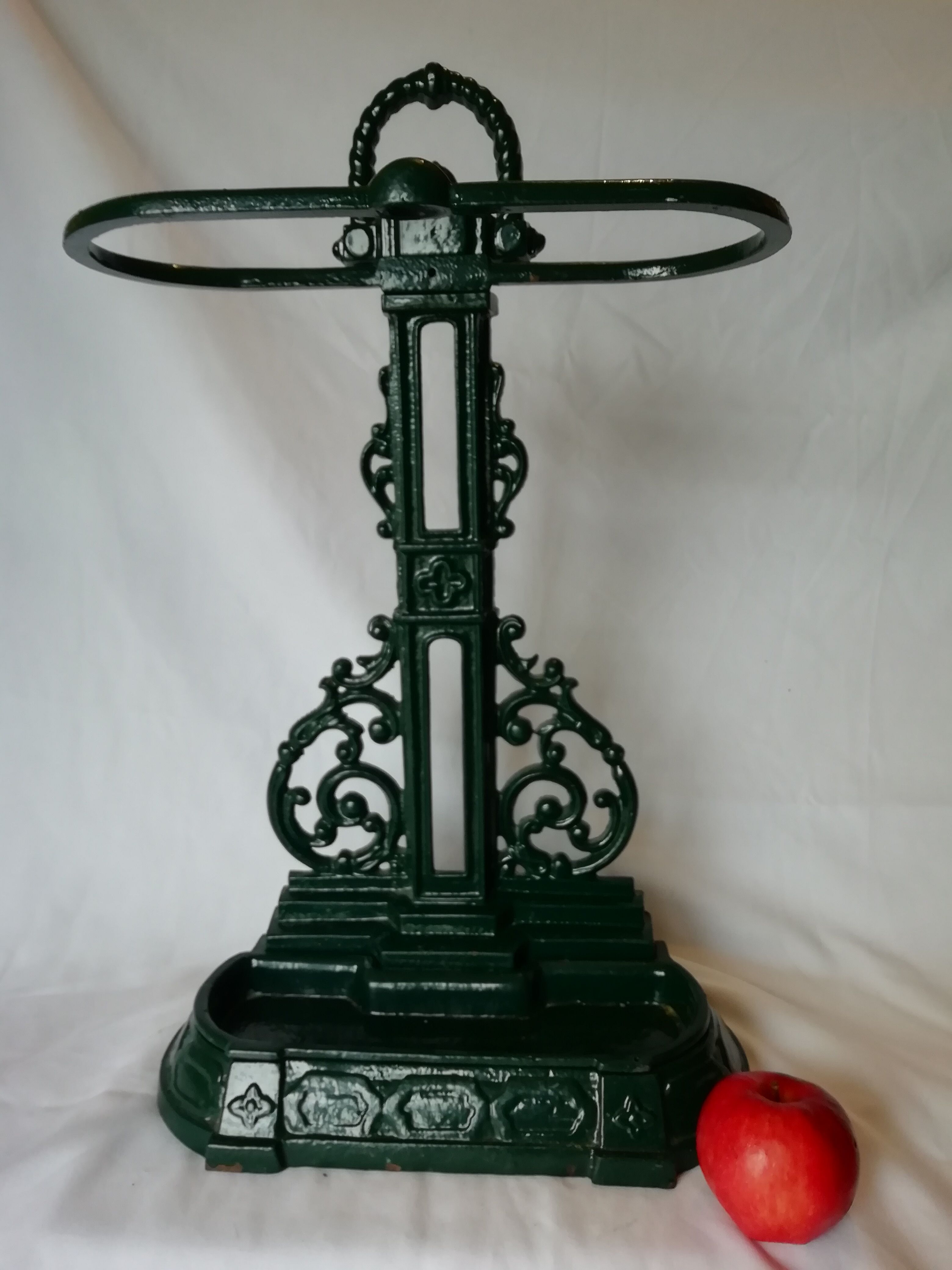 Green emailed cast iron umbrella door