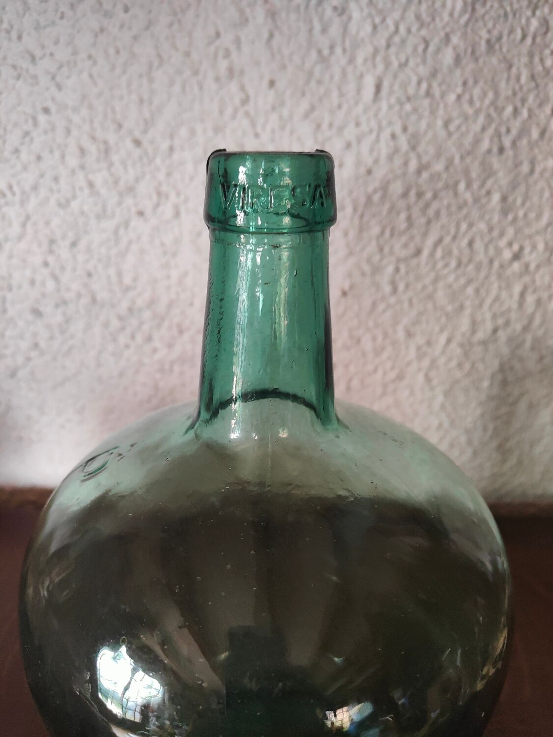 Dame Jeanne Viresa on the bottle neck in Green bubble glass 5 L