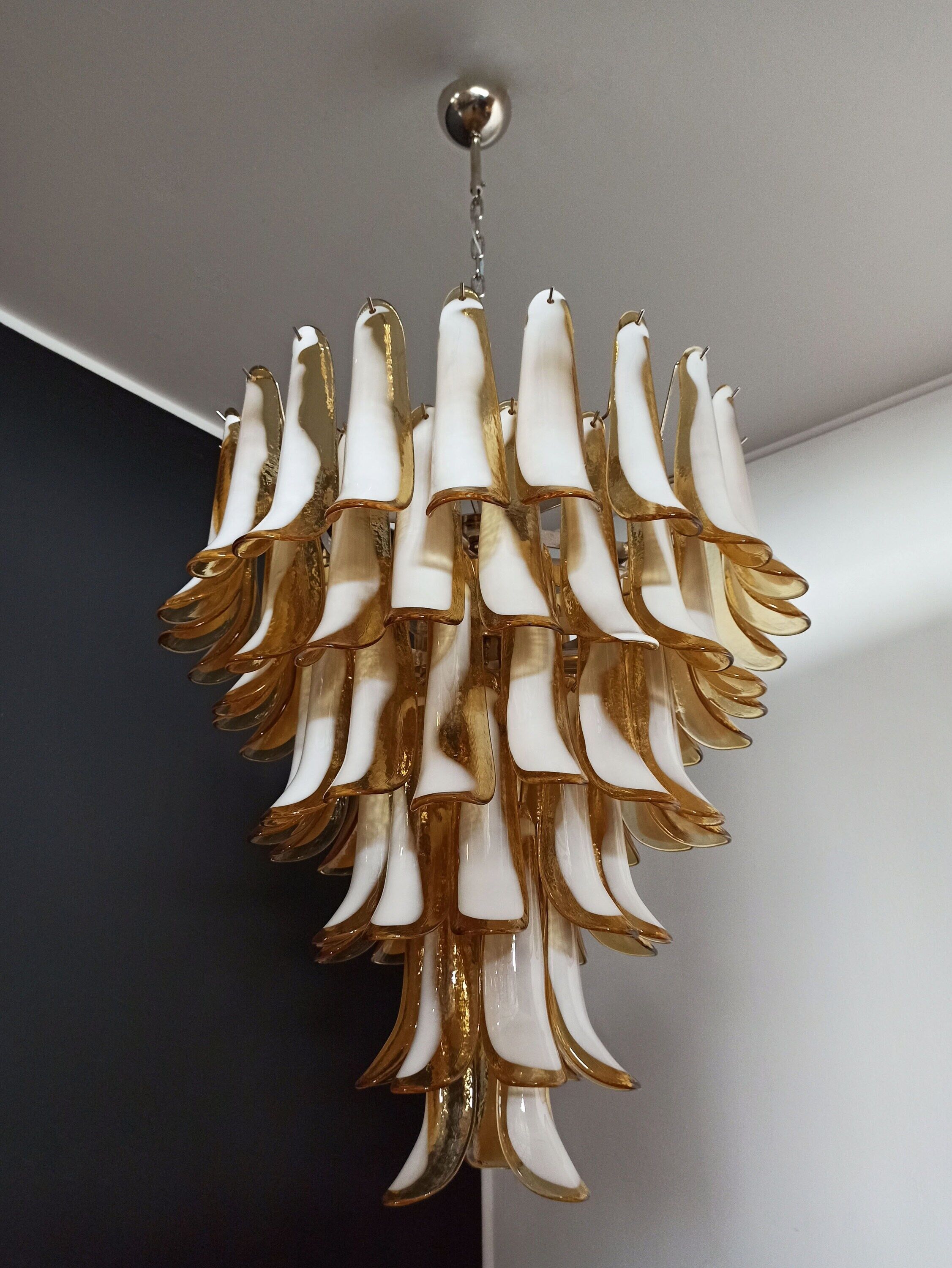 Vintage chandelier 70s italian, 75 petals in murano glass caramel
