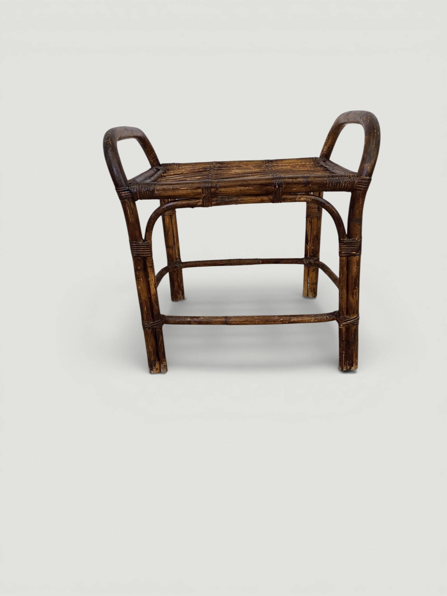 Meuble d’appoint en rotin