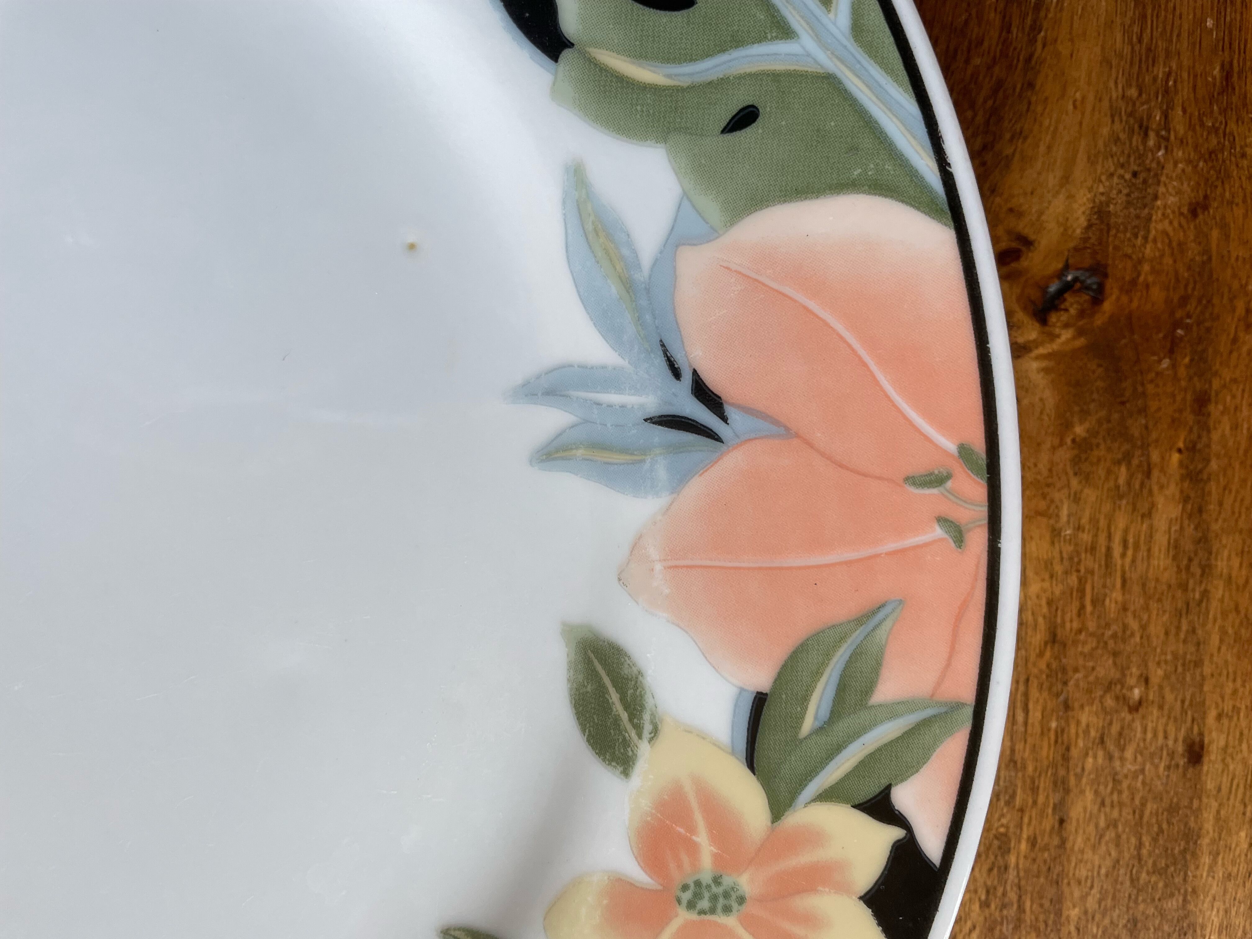 Set of 5 floral plates in vibrant colours, 1980s, vintage