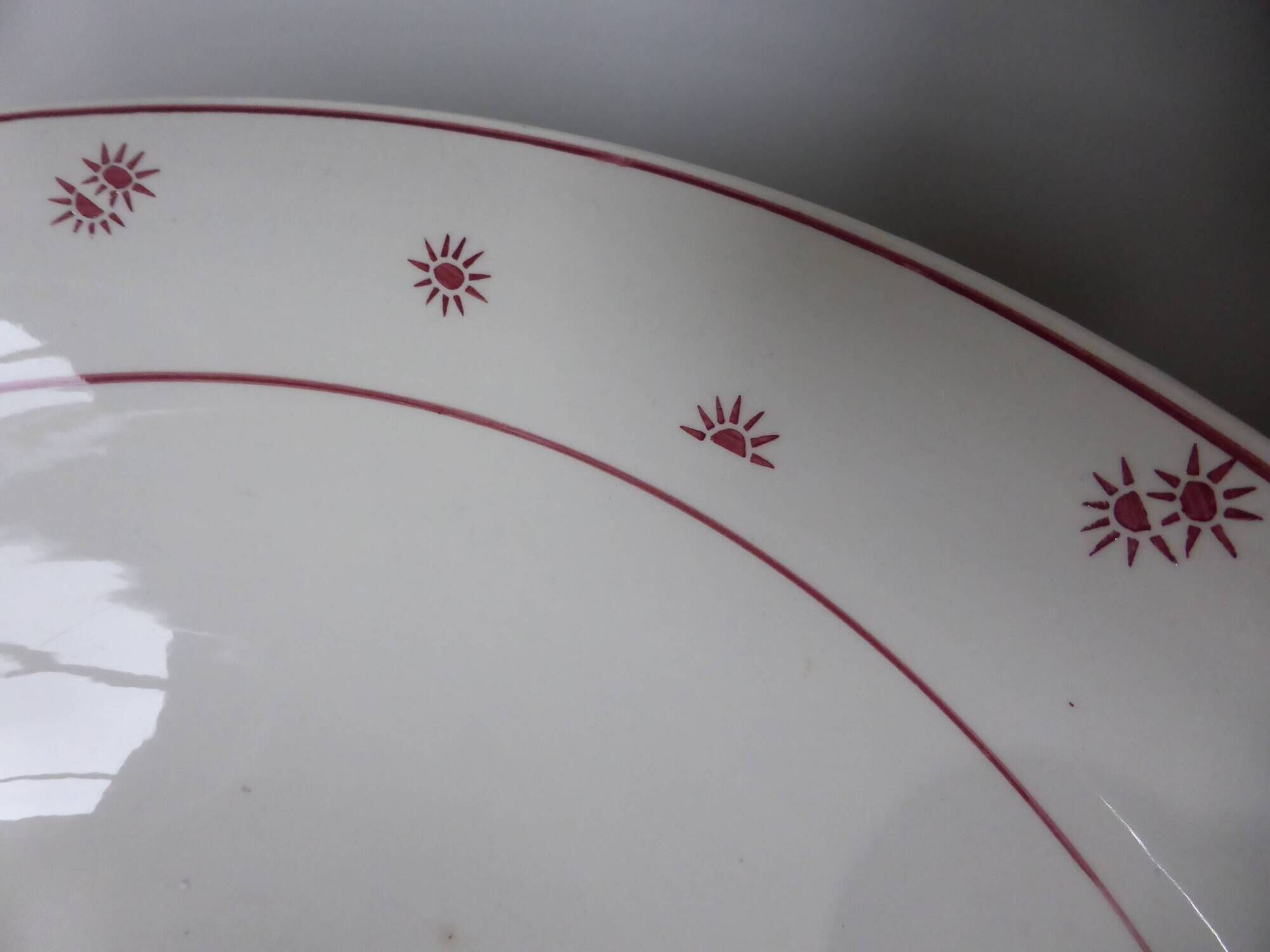 Vintage salad bowl on a pedestal, Digoin Sarreguemines, Andree model 231133