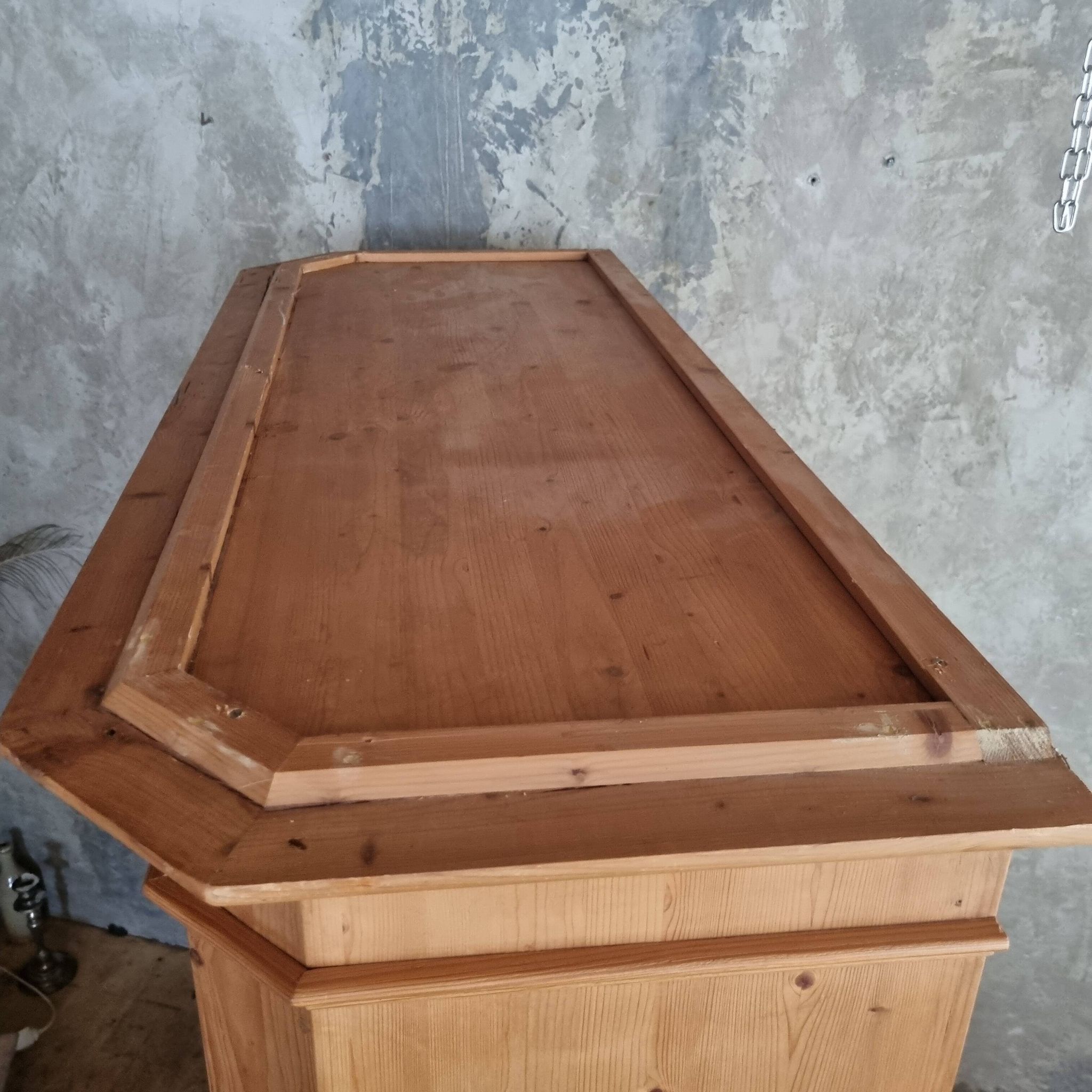 Armoire en pin 