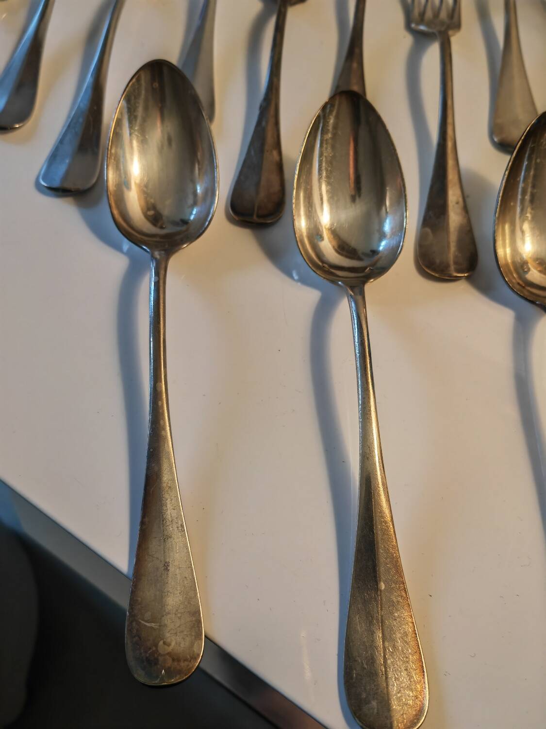 Silver metal cutlery set