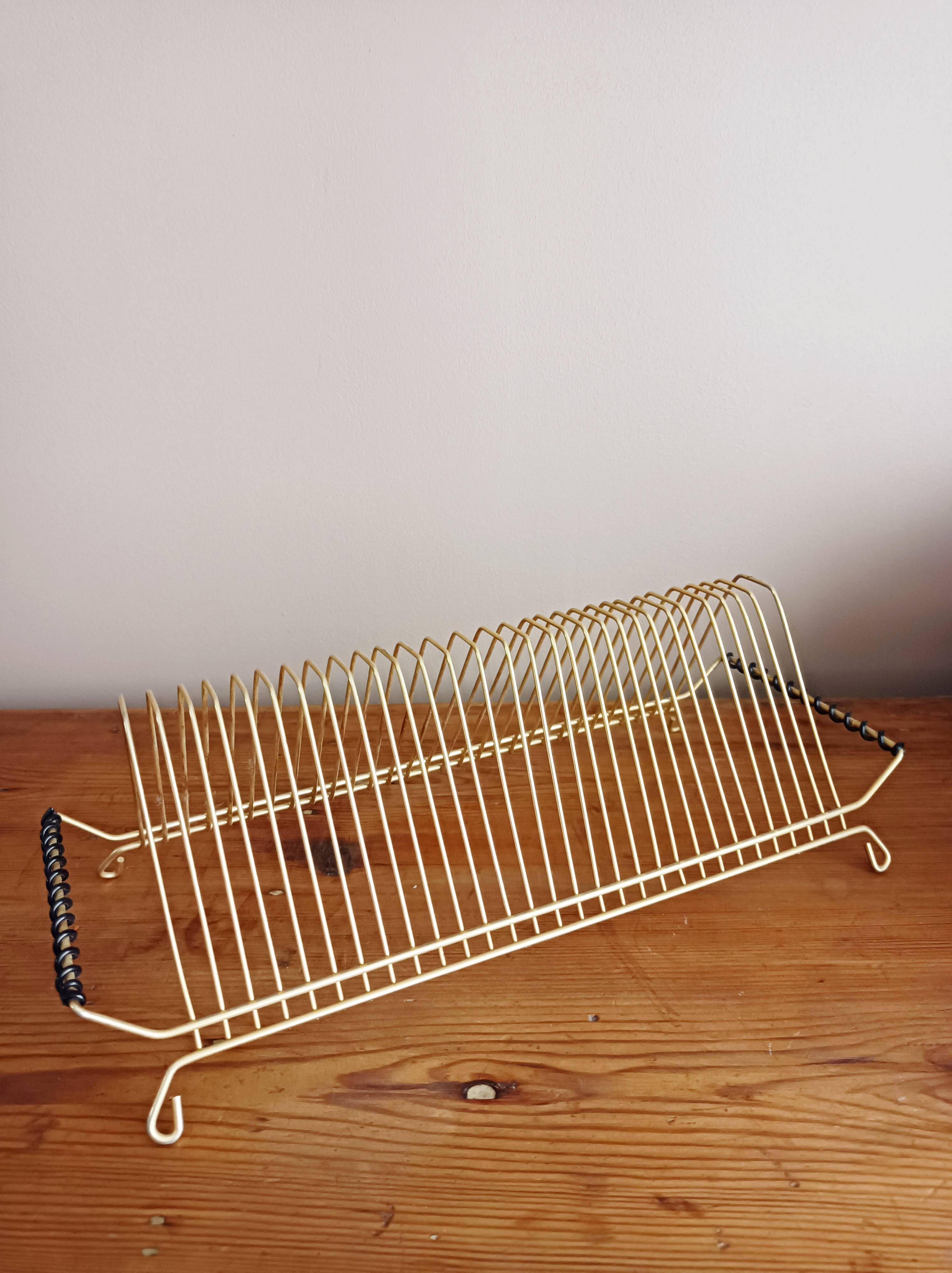 Metal 45 RPM vinyl records range