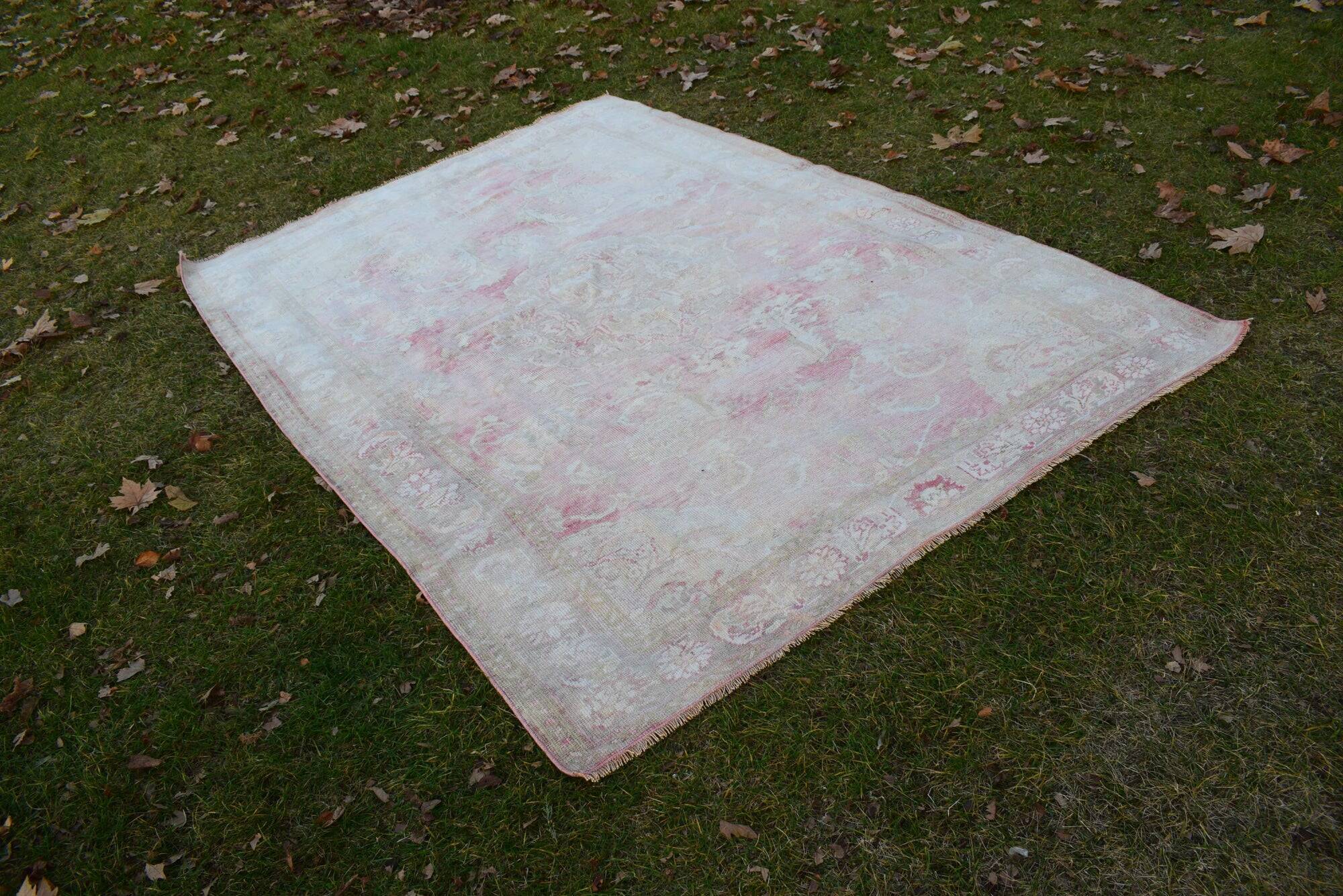 Vintage Turkish rug handmade 190x270 cm
