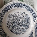 Set of 4 flat green and blue plates