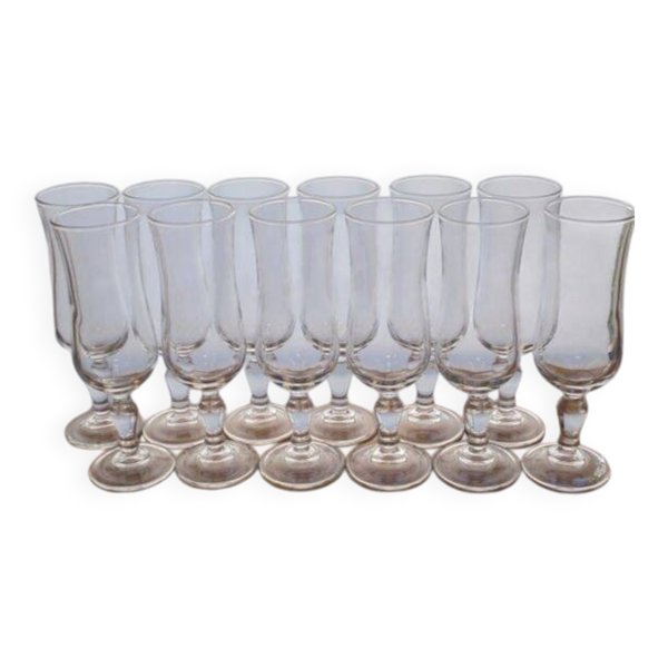 Série de 12 flûtes à champagne