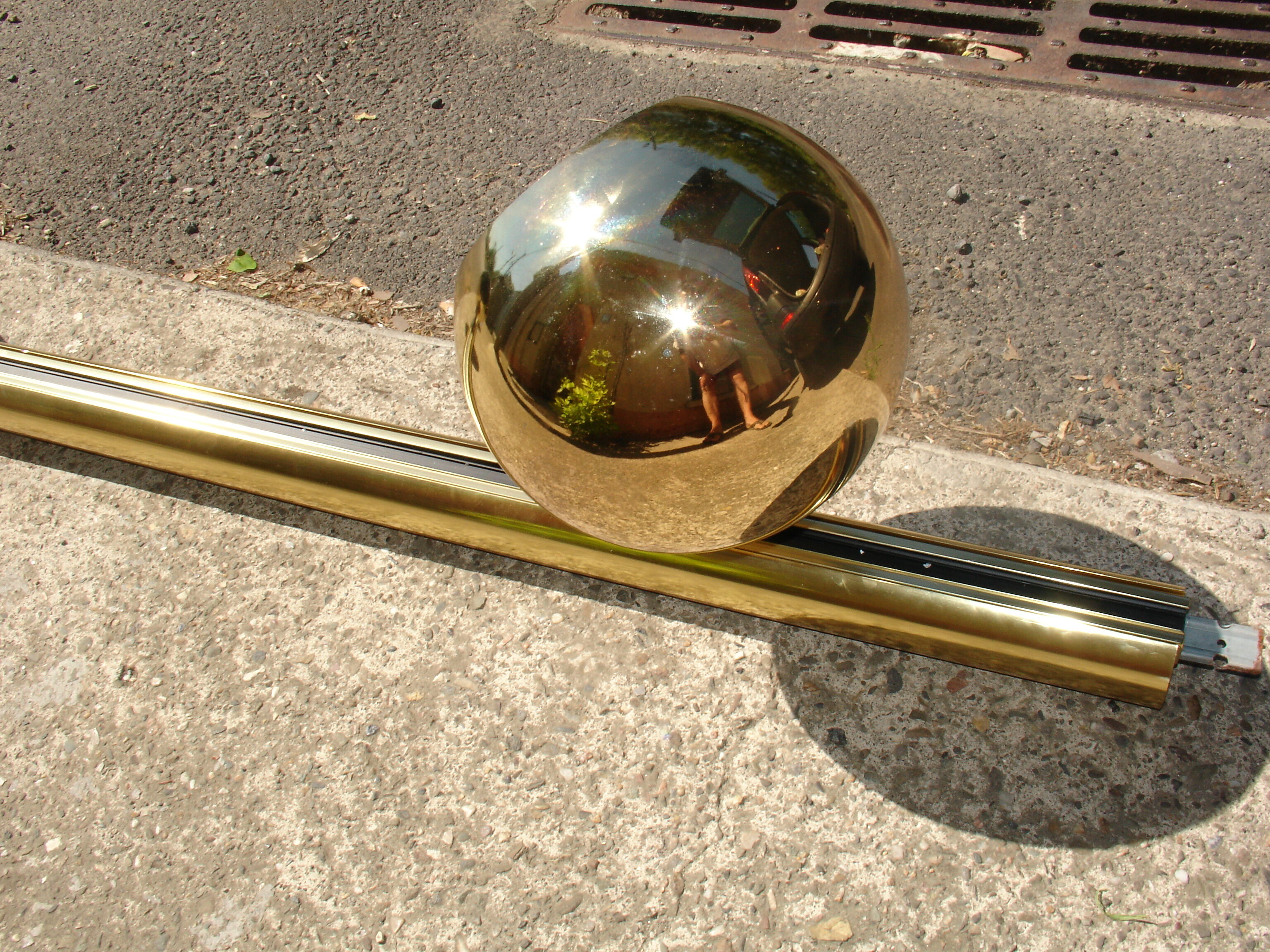 Light fixture circa 1970 by the American brand Lightolier