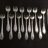 12 oyster forks & box