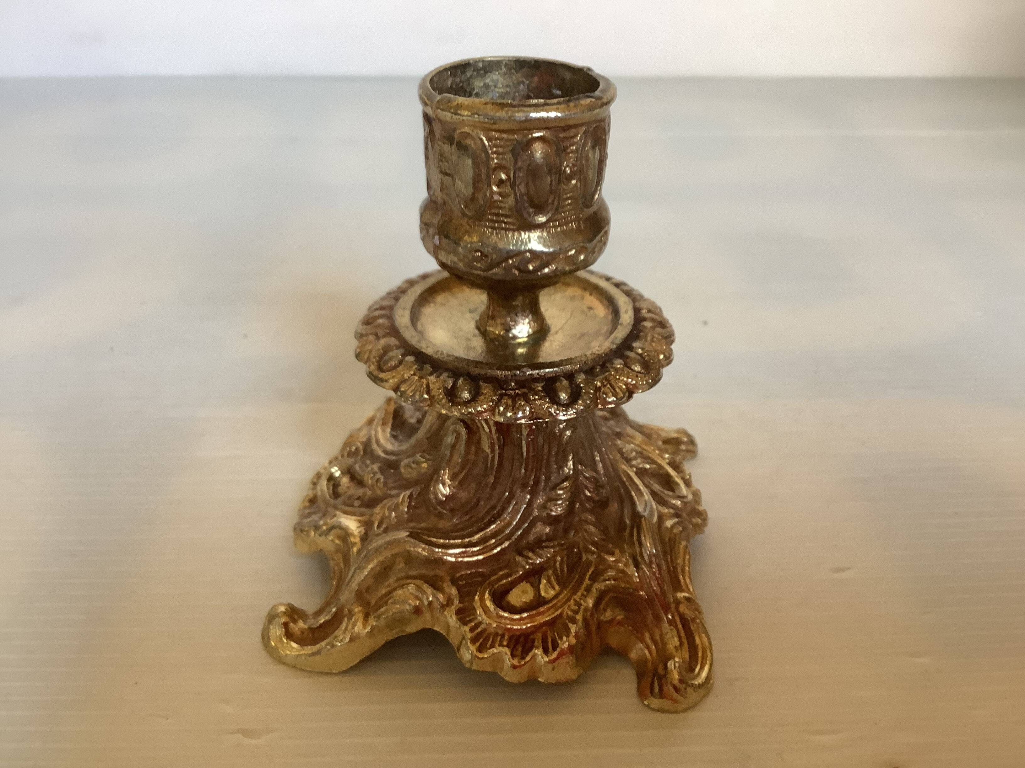 Bougeoir baroque en laiton