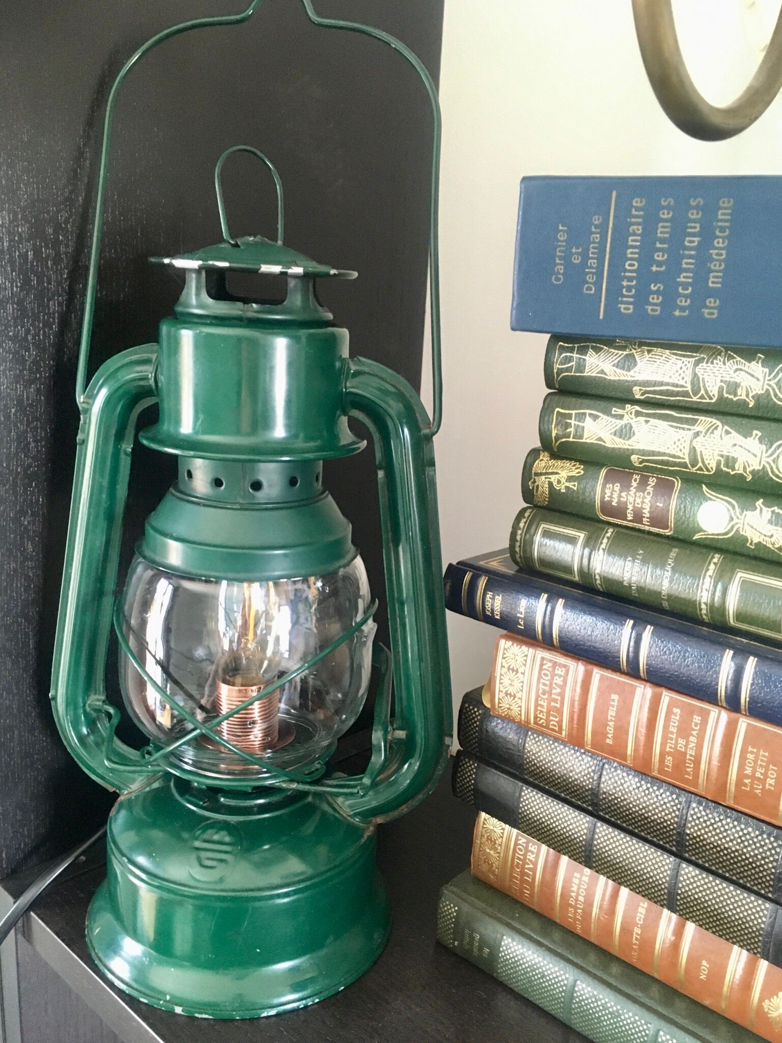 Green fir storm lamp