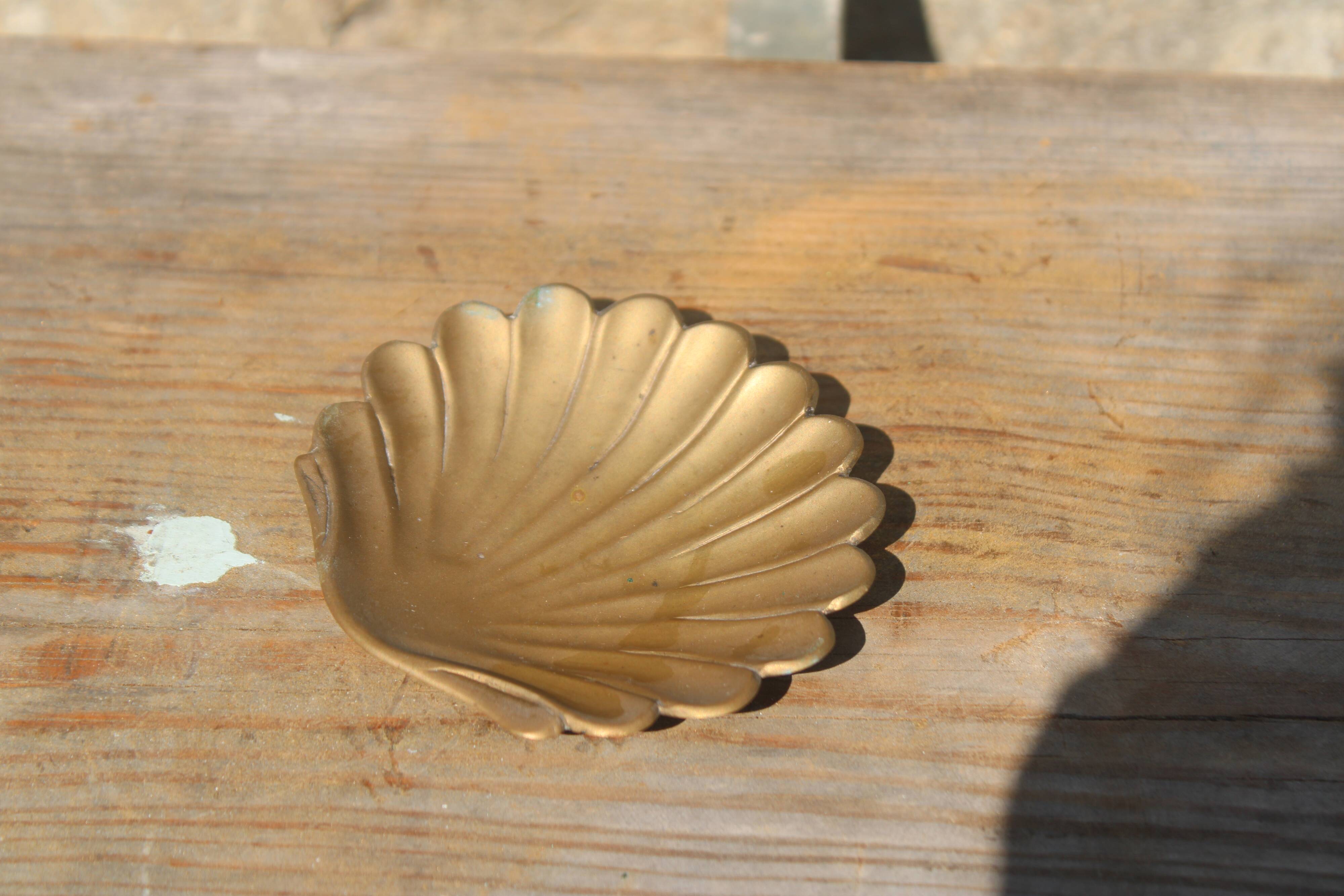 Vintage brass shell tray