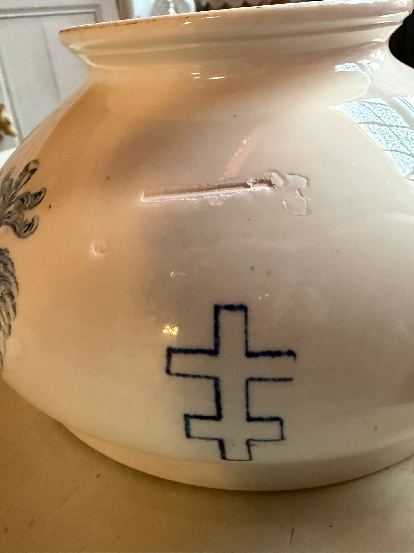 Ceramic basin