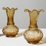 Paire de vases en verre ambré moulé vintage