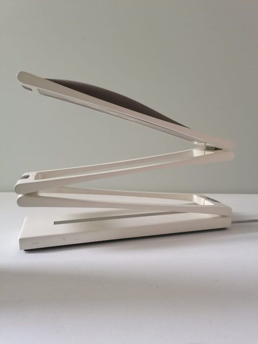 Italian desk lamp "Chain" by Ilaria Marelli for Nemo
