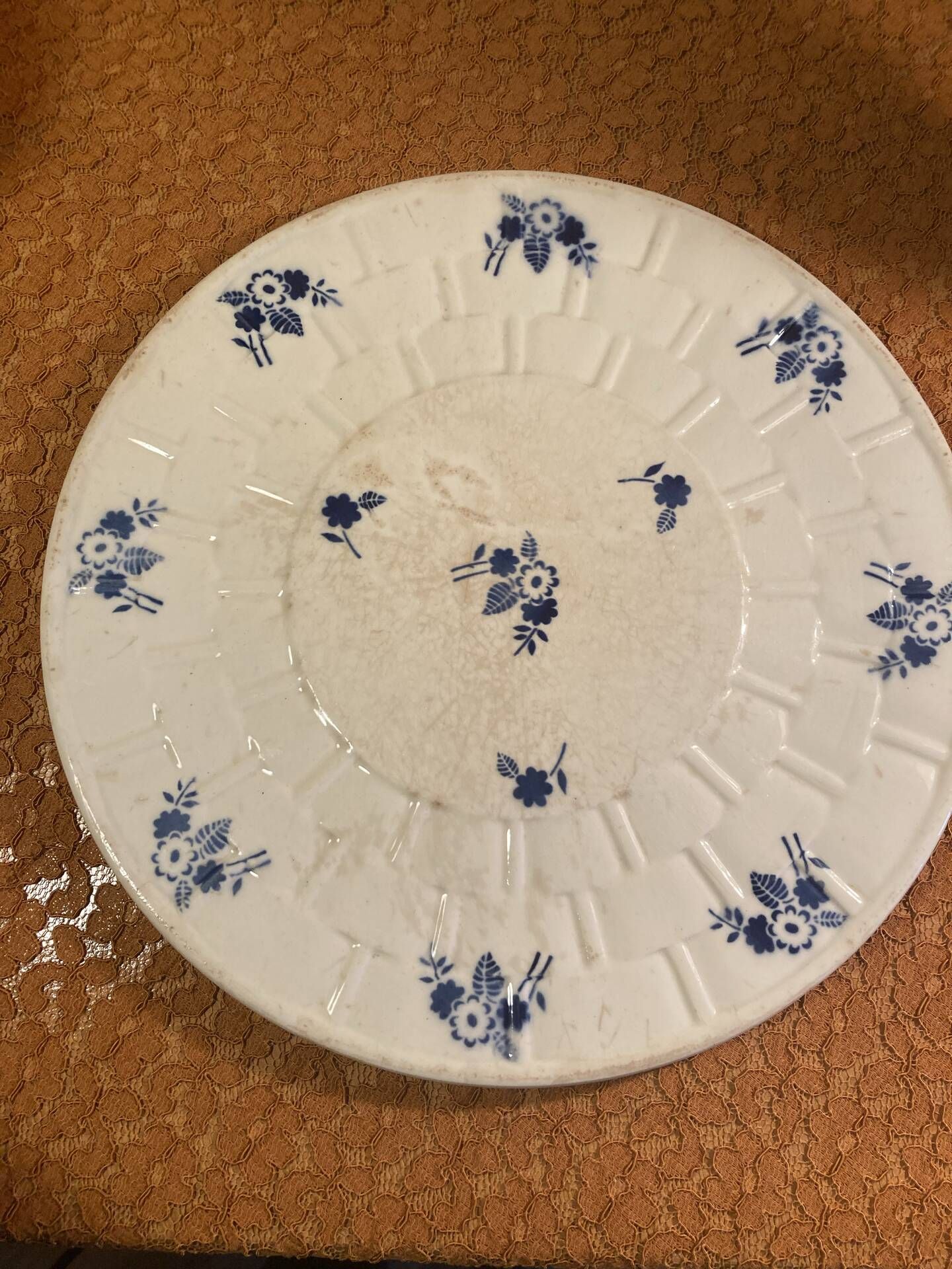 Assiette de service terre de fer Saint Amand