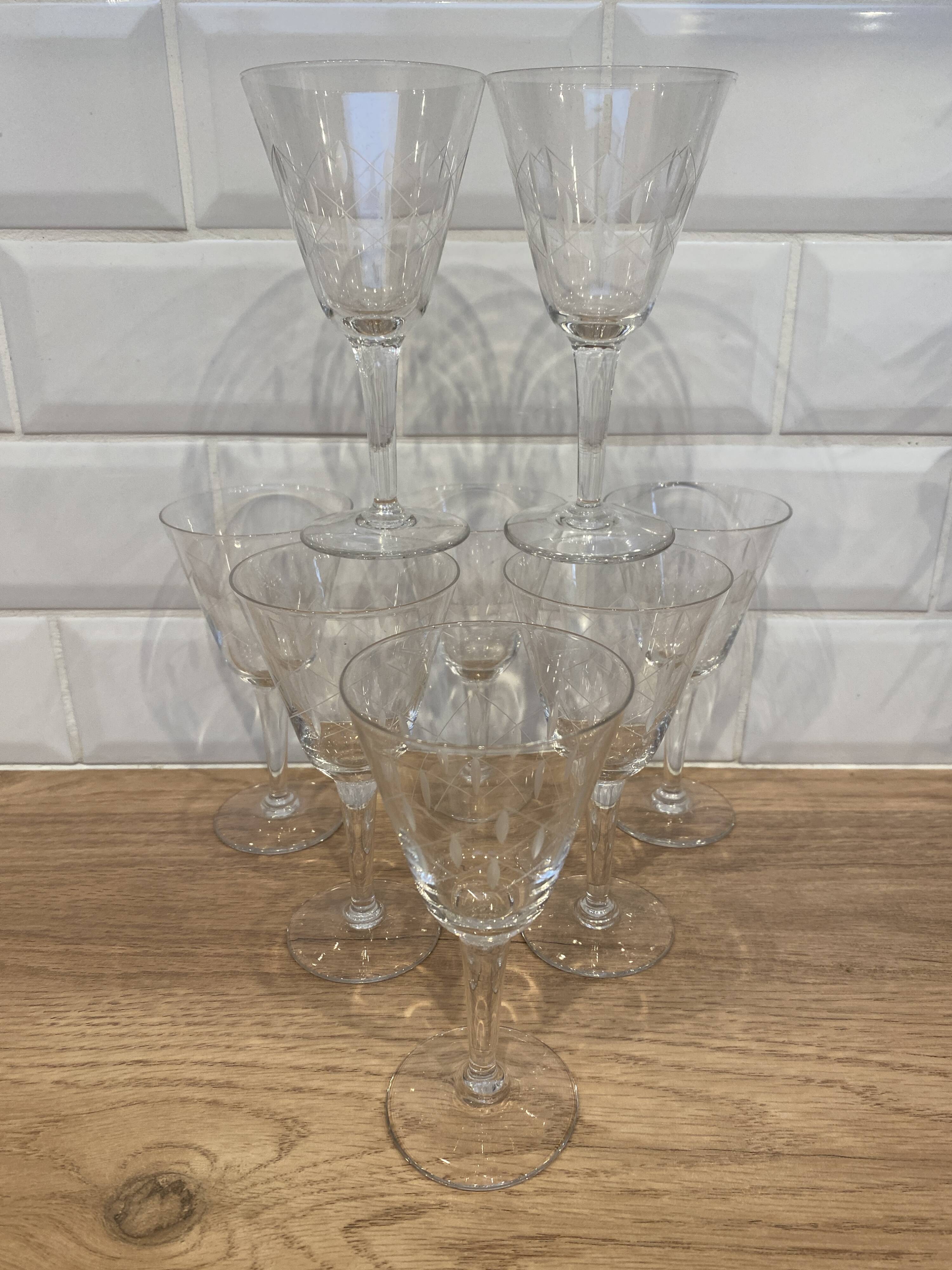 Set of 8 engraved wine glasses