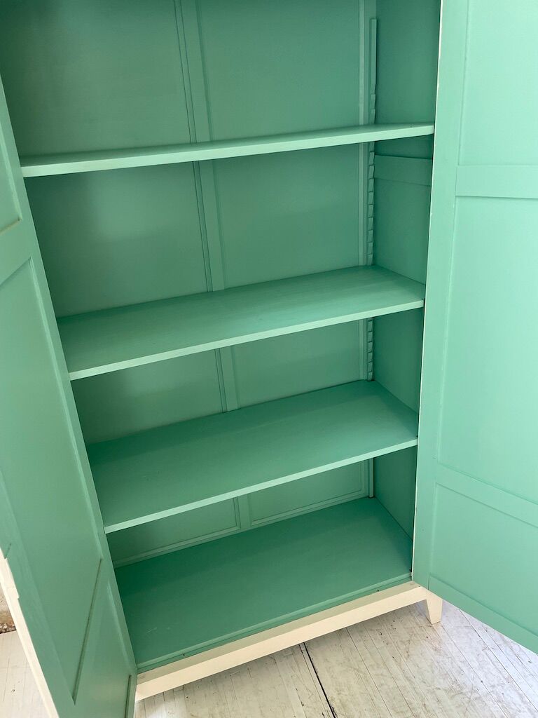 White and green cupboard