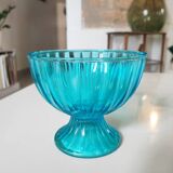 Coupe en cristal bleu