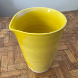 Vase en ceramique jaune fait main