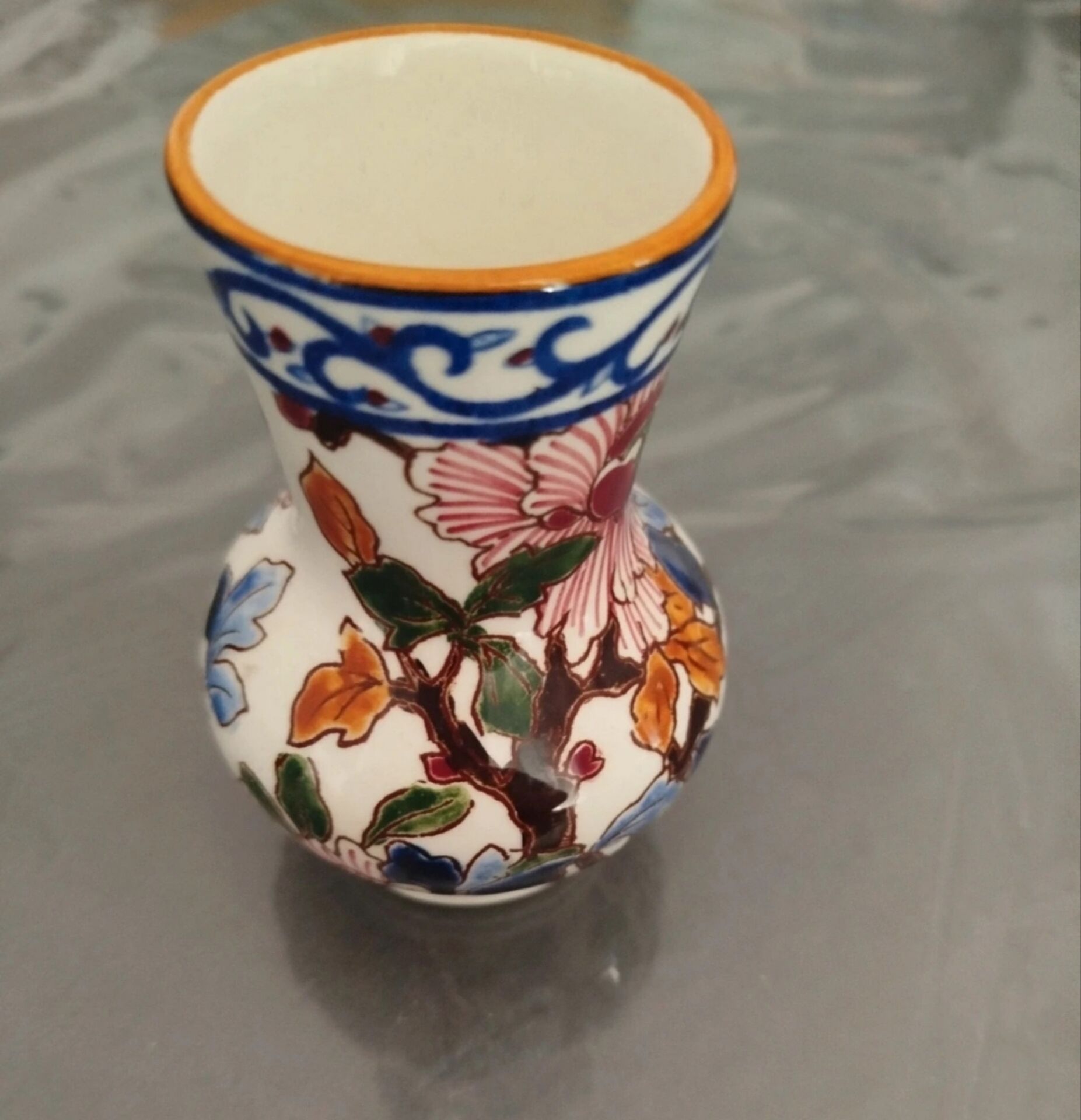 Peony vase from Gien