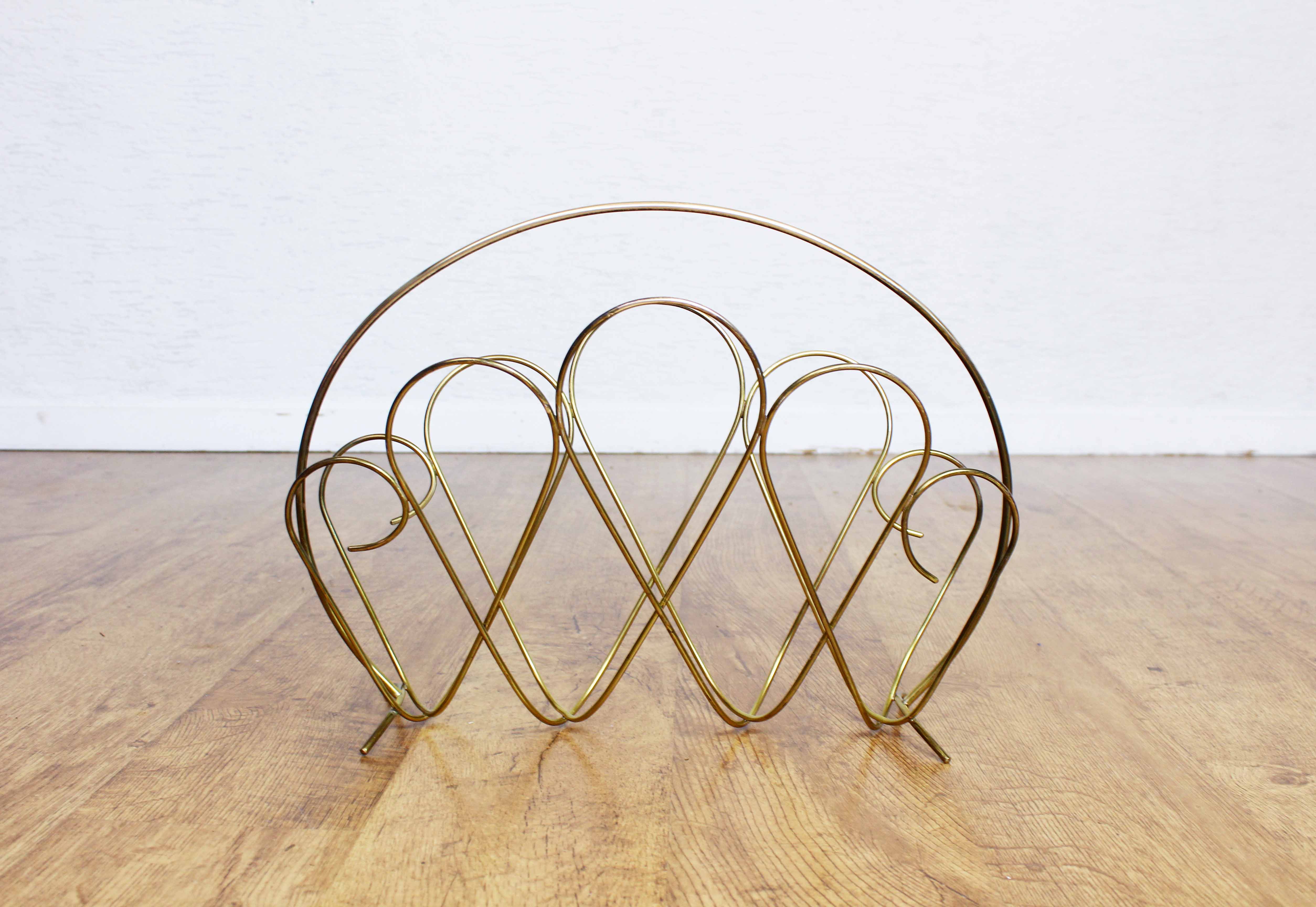 Magazine rack in brass 60