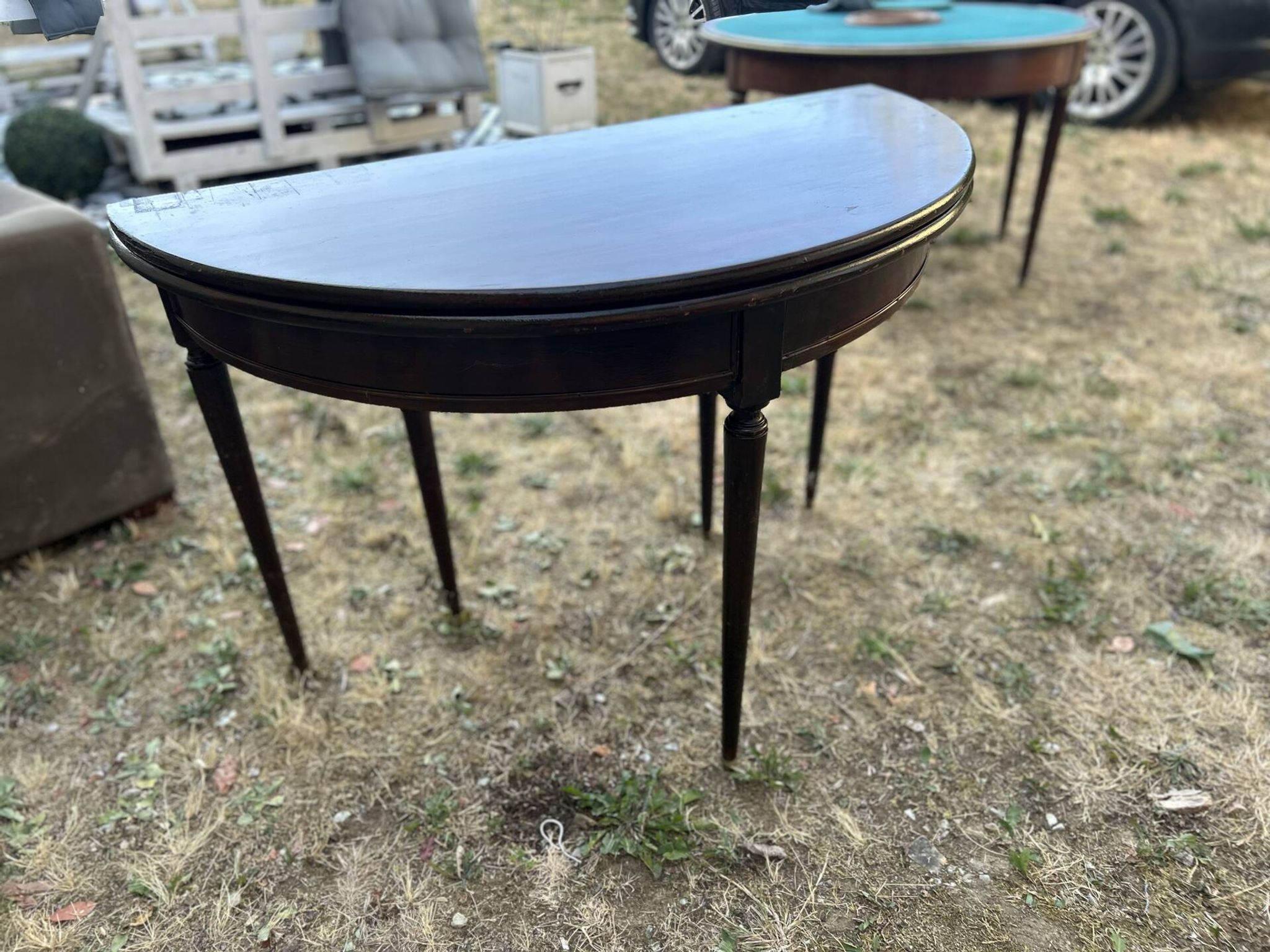 Table demi-lune en acajou style Louis XVI