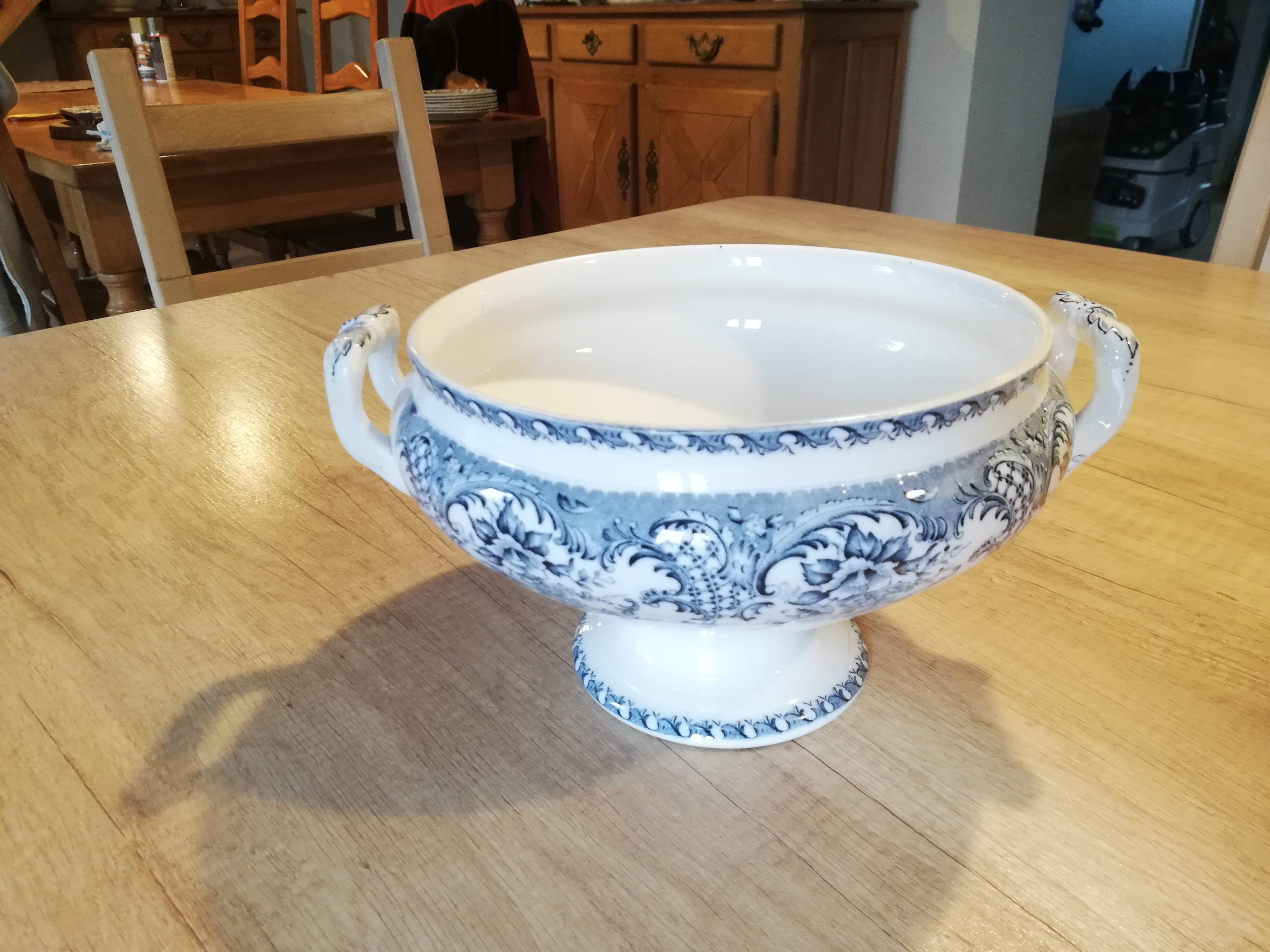 Iron earth salad bowl