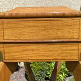 Table à ouvrages en loupe de frêne époque Charles X
