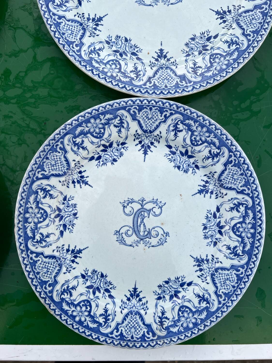 6 assiettes Gien série monogramme « 2nd choix »