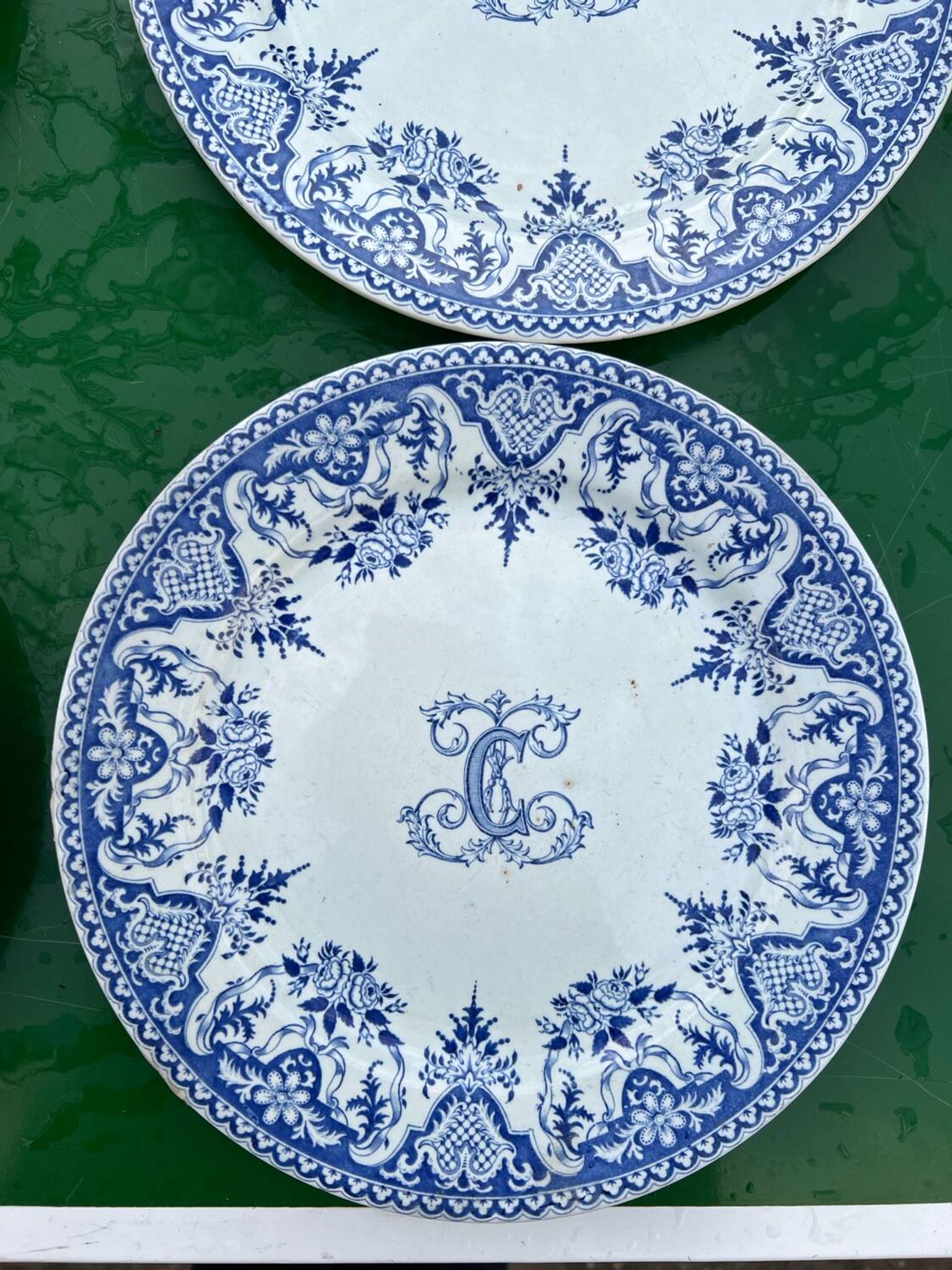 6 assiettes Gien série monogramme « 2nd choix »