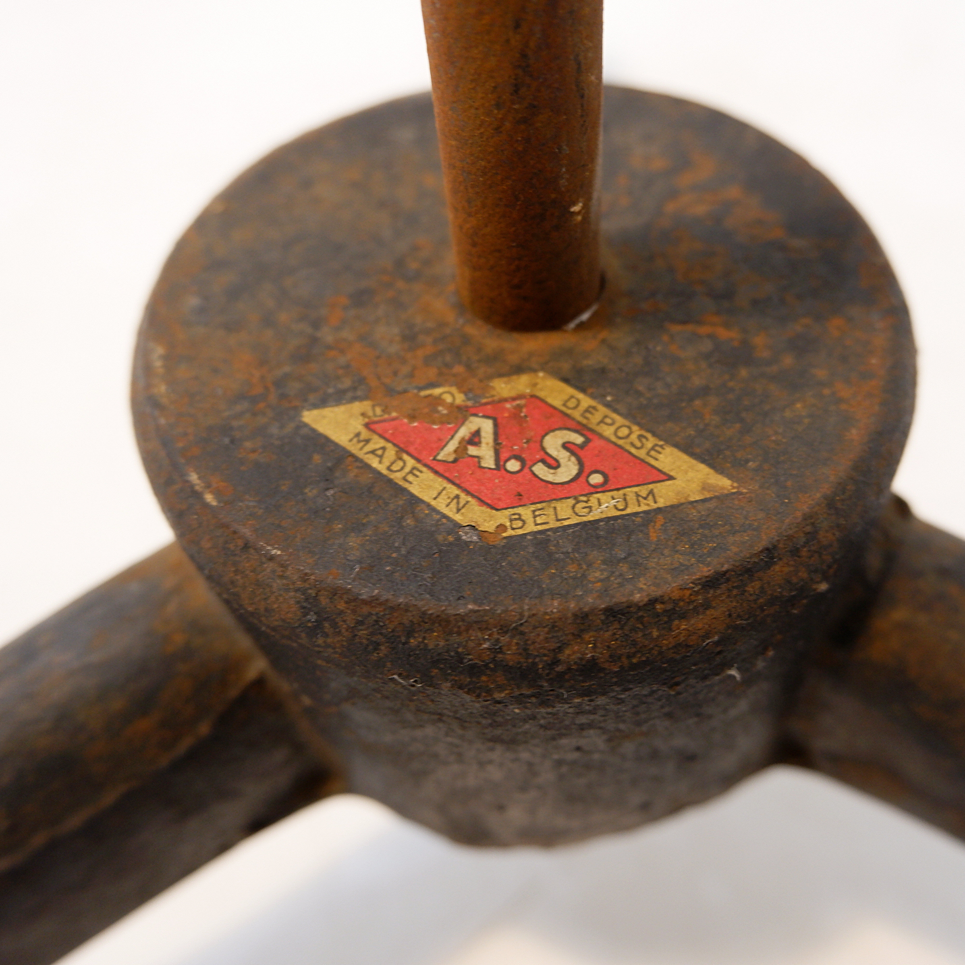 Industrial articulated floor lamp