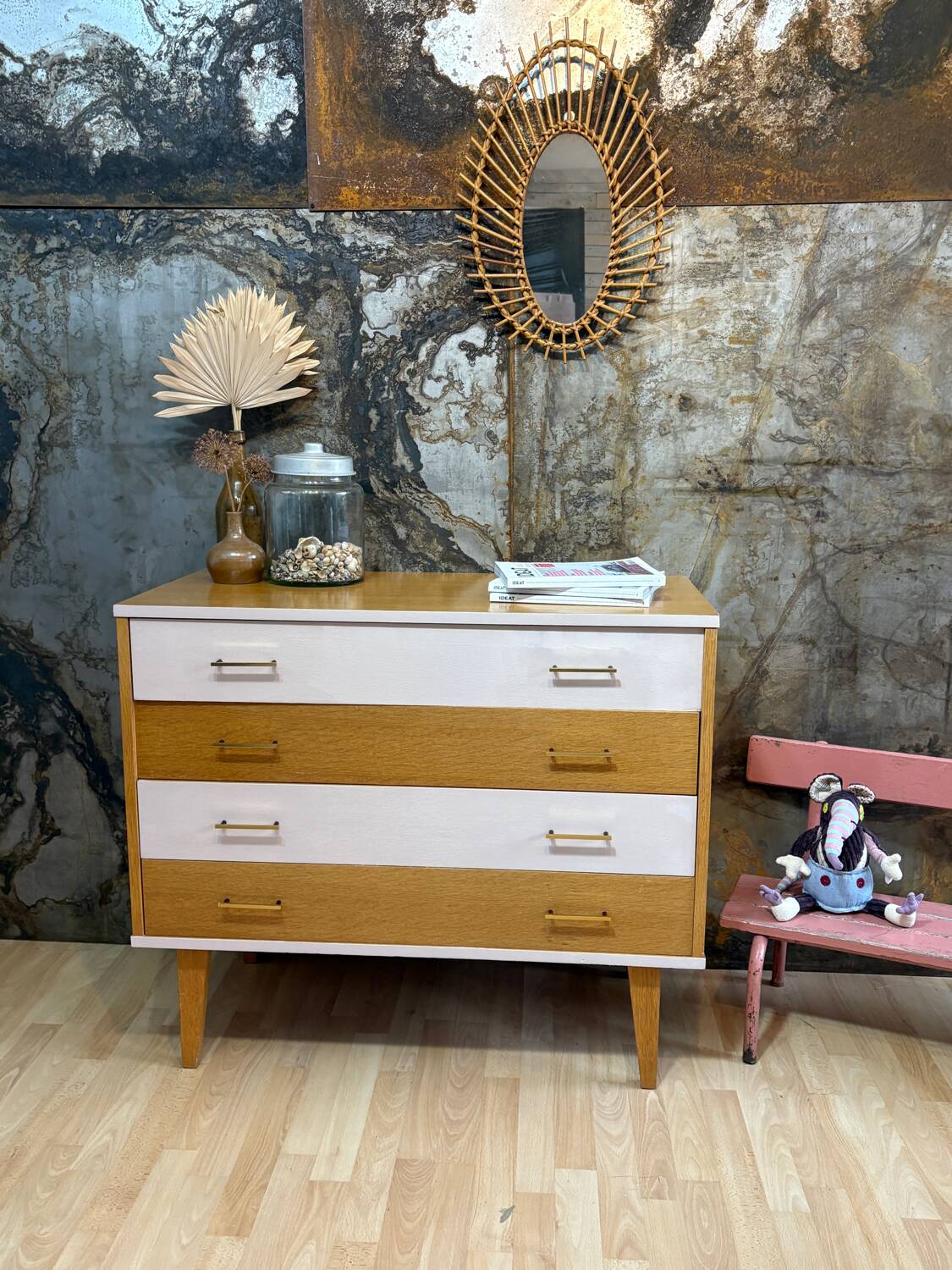 Commode en chêne & rose poudré