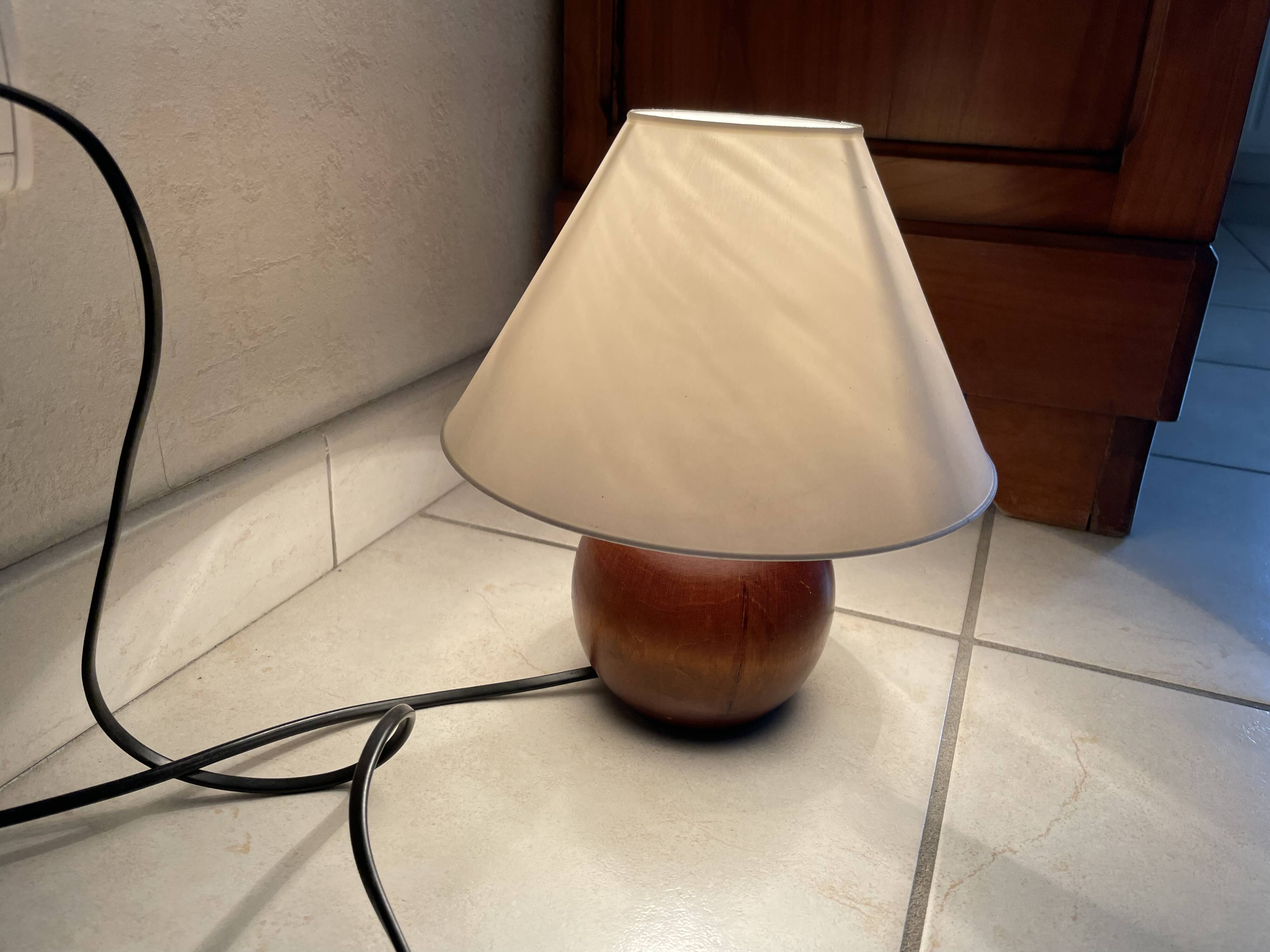 Lampe boule en bois