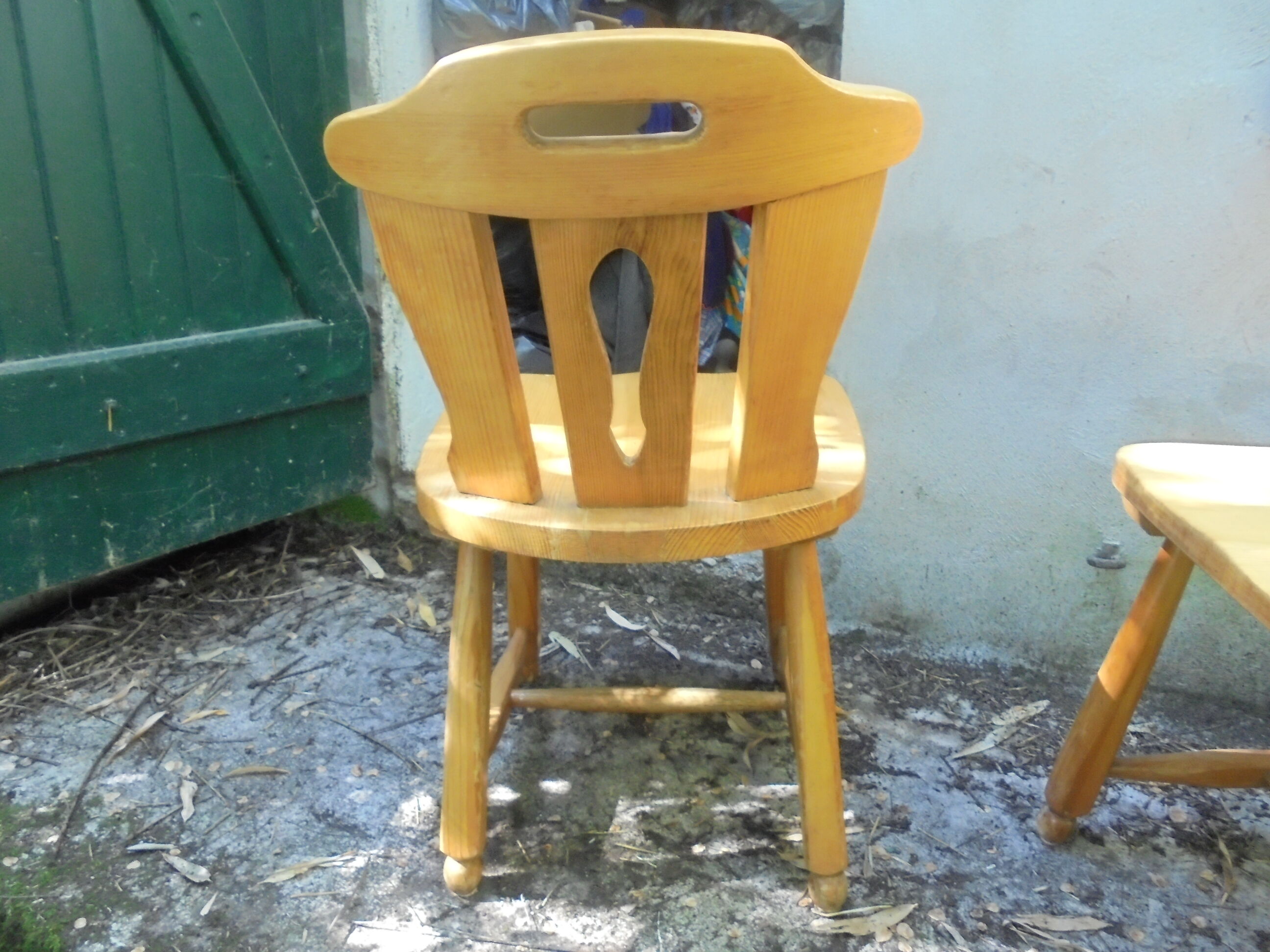 4 chaises en pin vers 1980