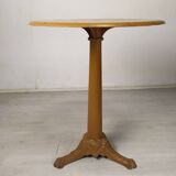 Garden pedestal table