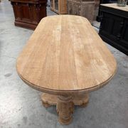 Oval table in solid oak