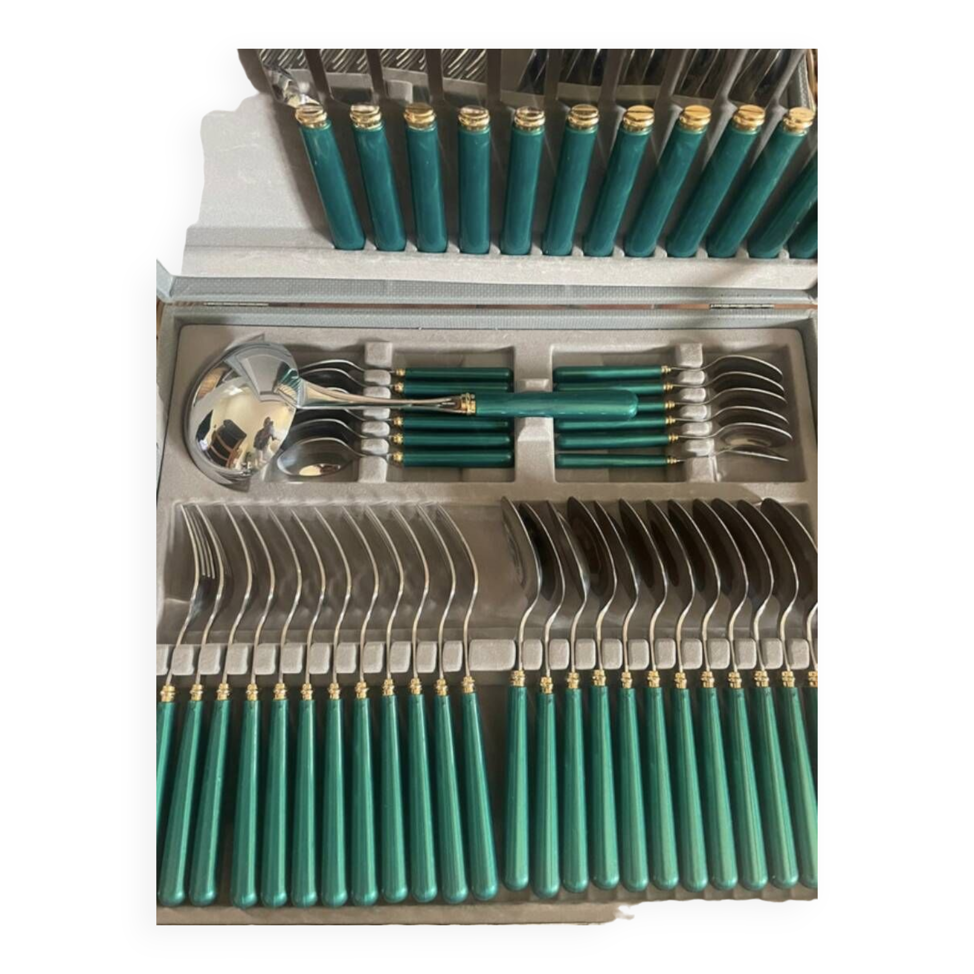 Guy Degrenne cutlery set