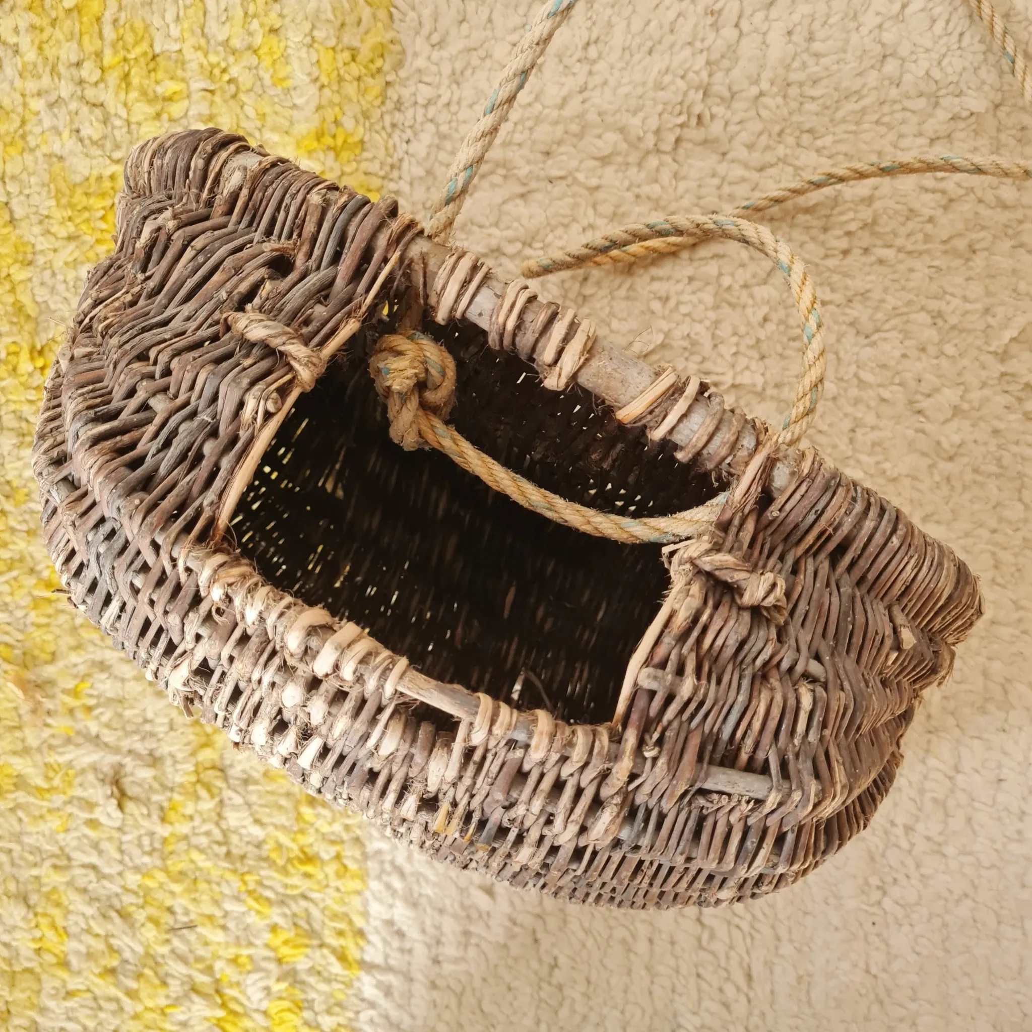 Vintage Fisherman’s Basket in Woven Willow & Rope