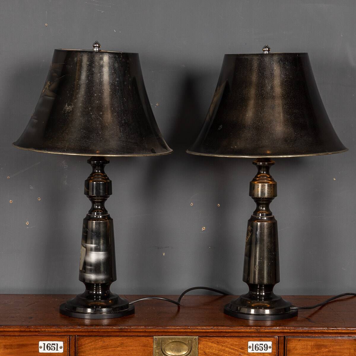 Mid 20thc japanese pair of lacquered table lamps c.1960