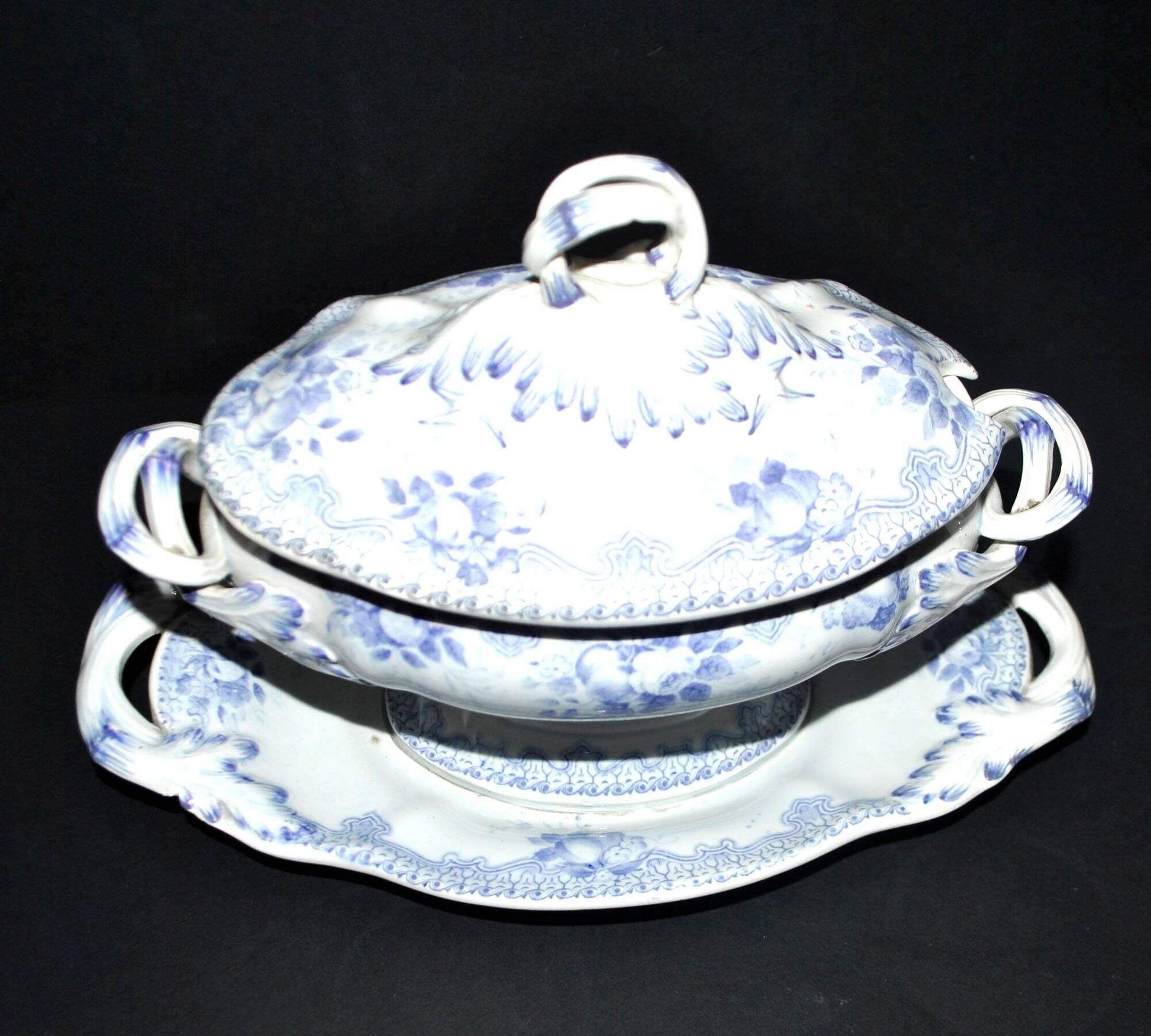 Antique earthenware sauceboat from CREIL MONTEREAU LM&Cie 1840-1870