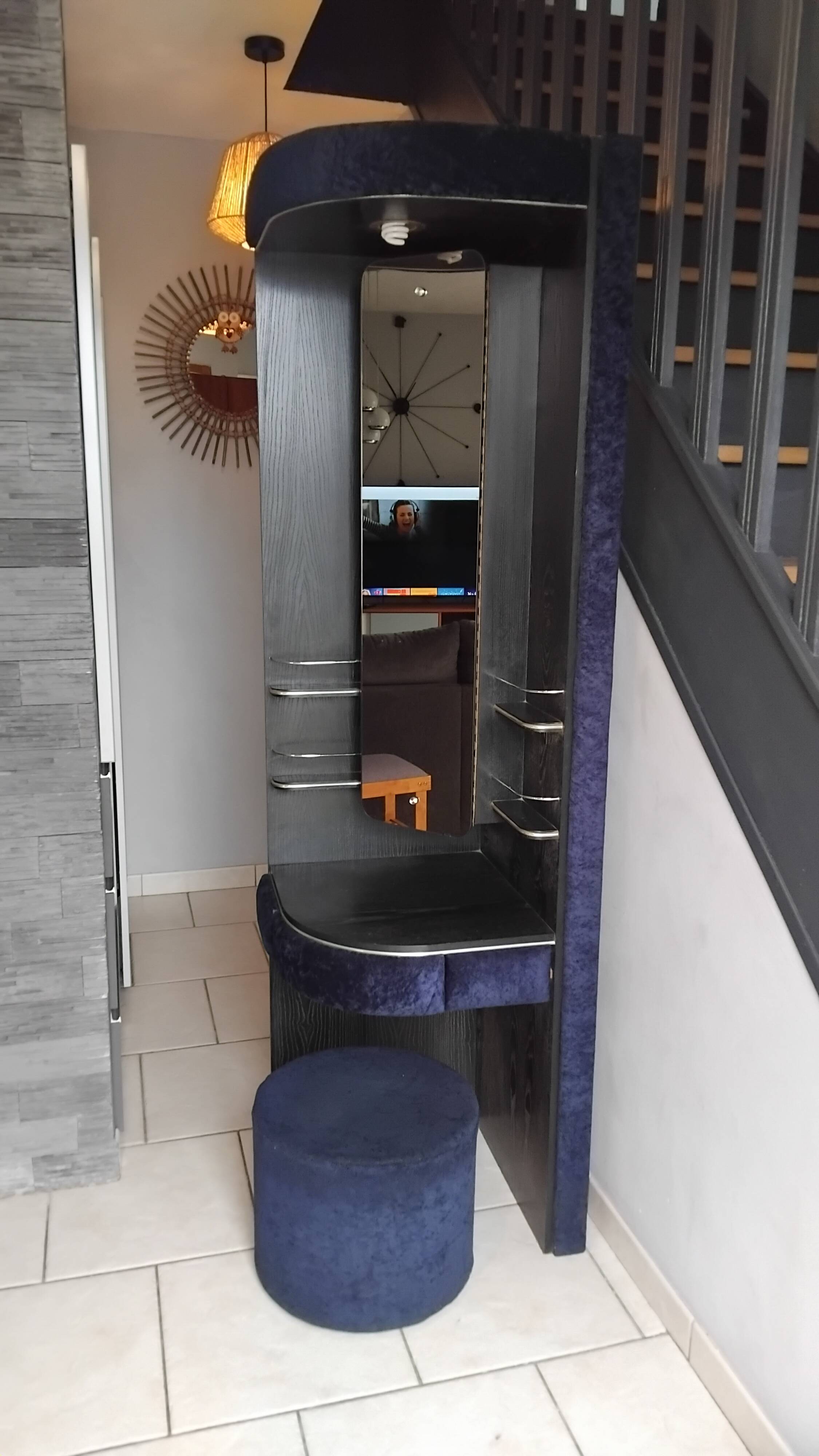 Vintage corner hairdresser from the 70s.