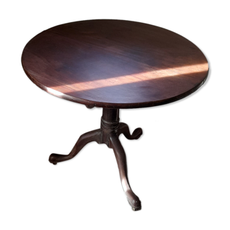 Winemaker's table in cherry