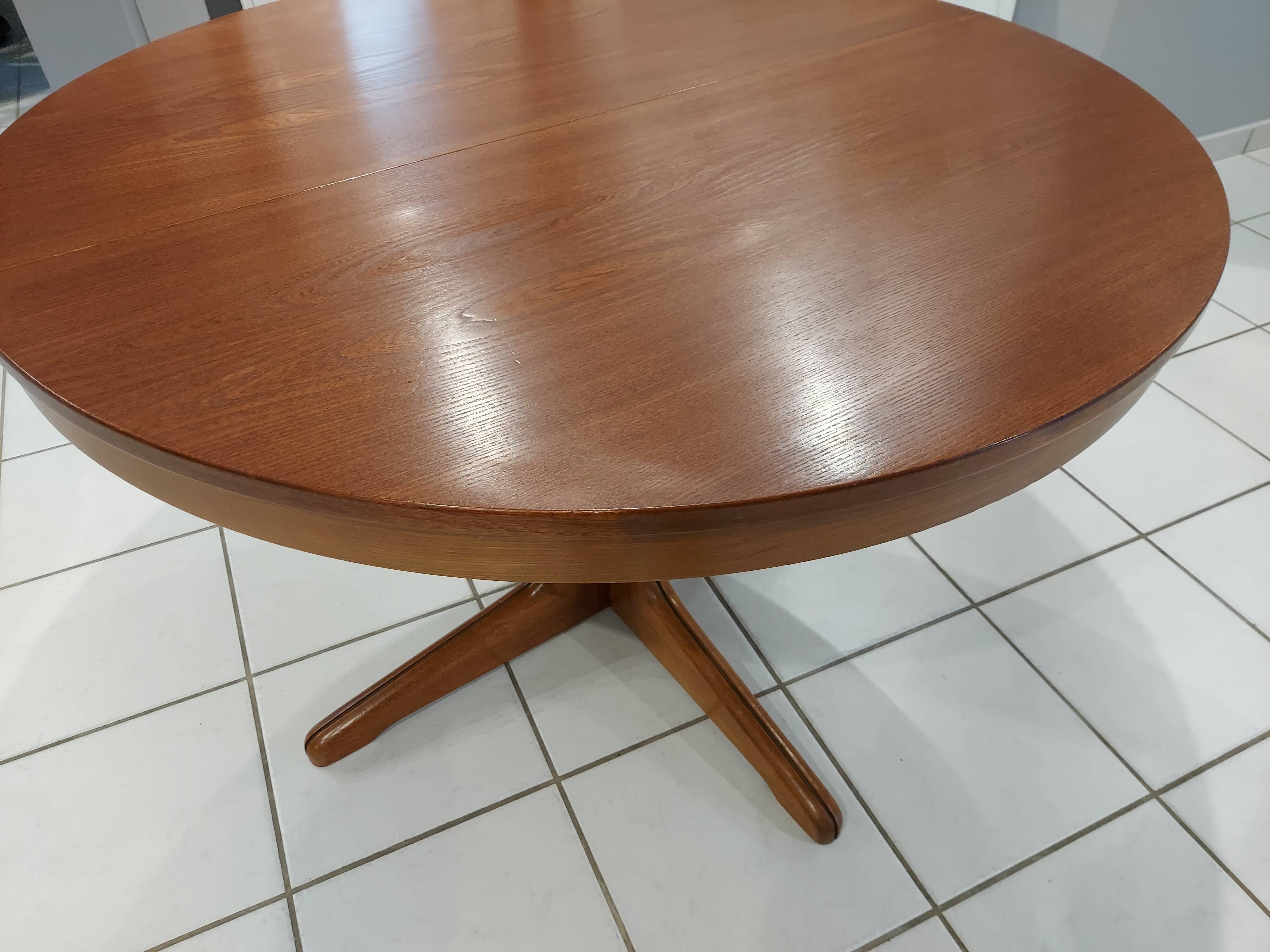 Baumann extendable dining table