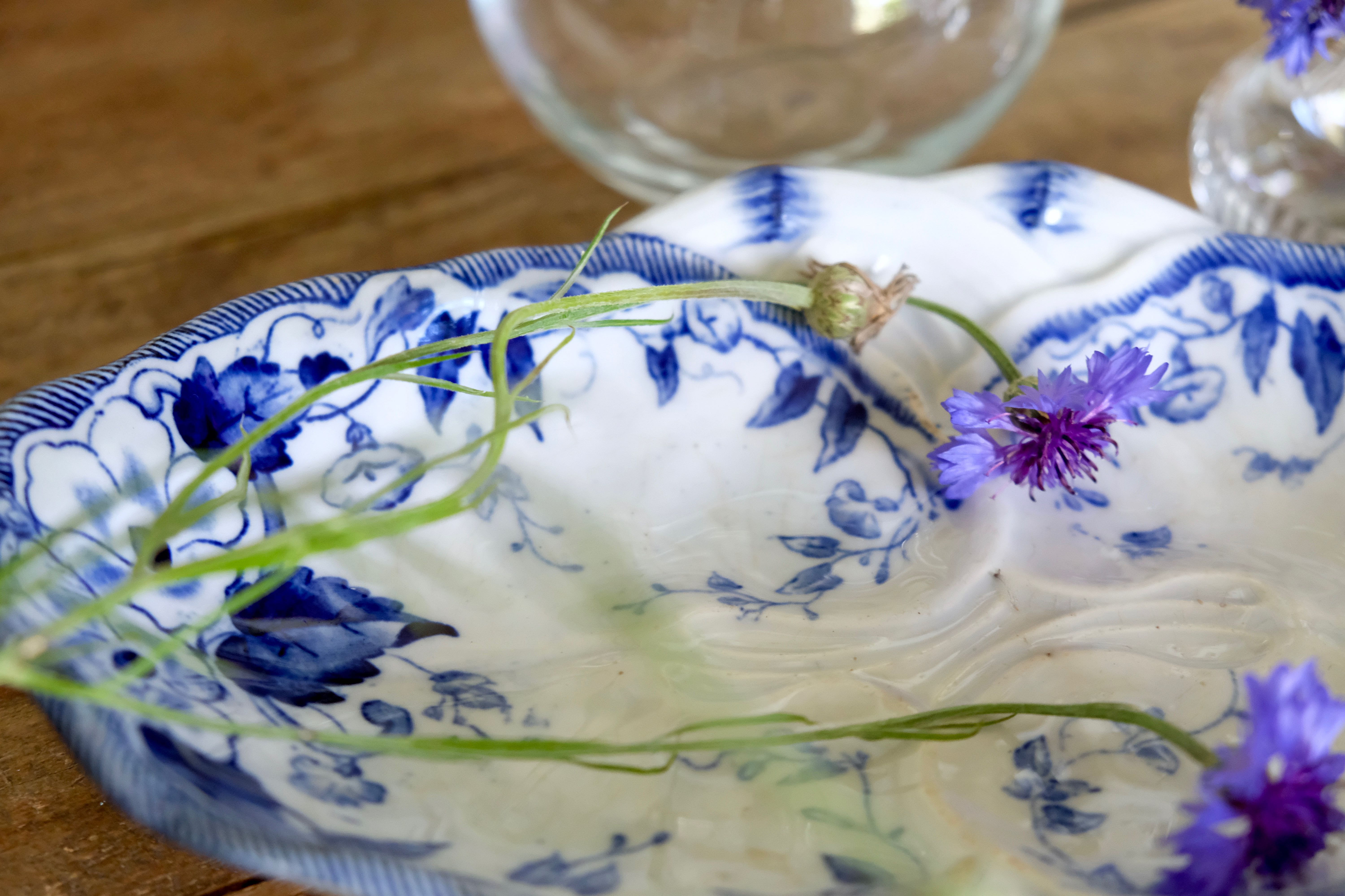 Ravier in porcelain, Ironstone, model Flora, Creil & Montereau XIXth