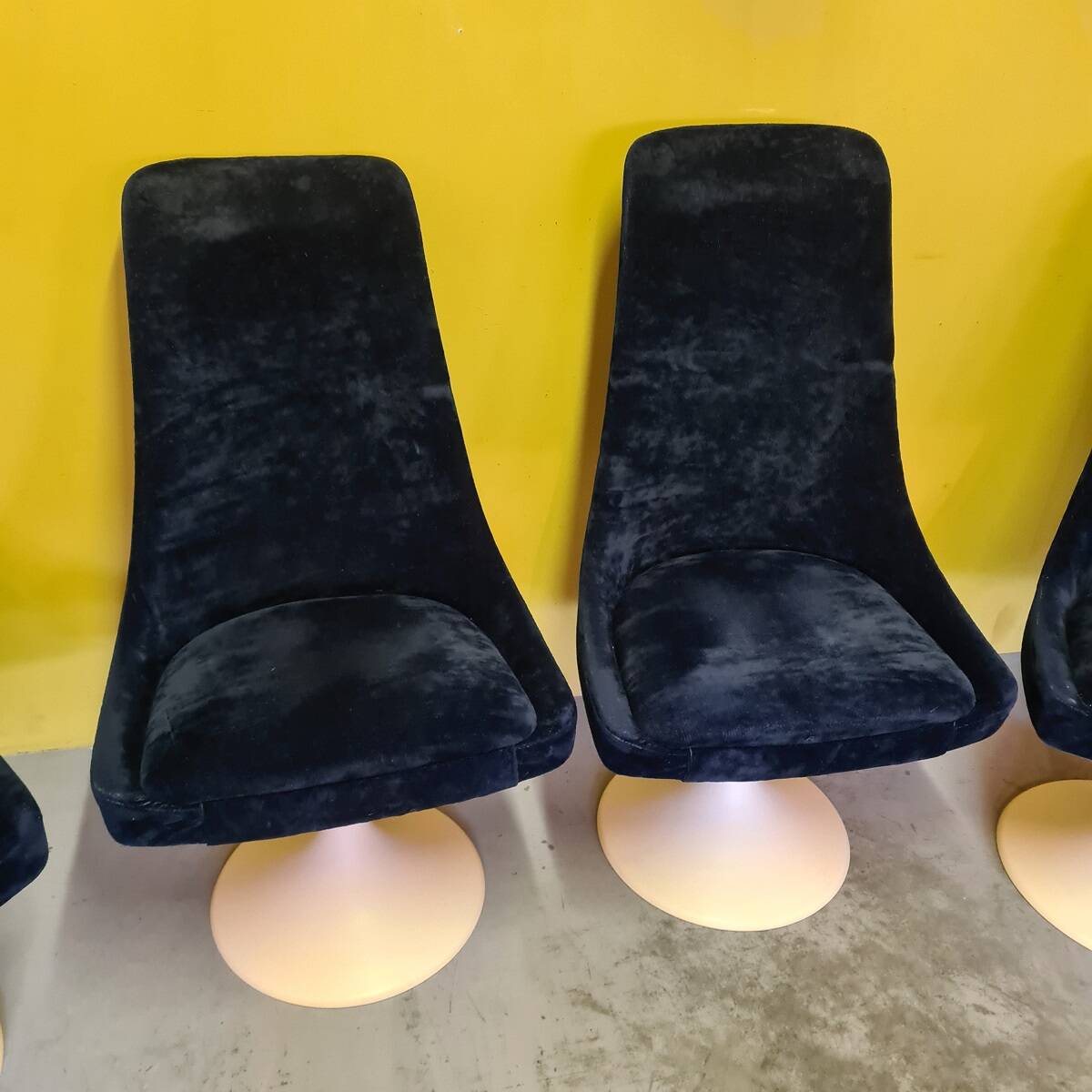 4 Space Age Swivel Dining Room Chairs From The 70s